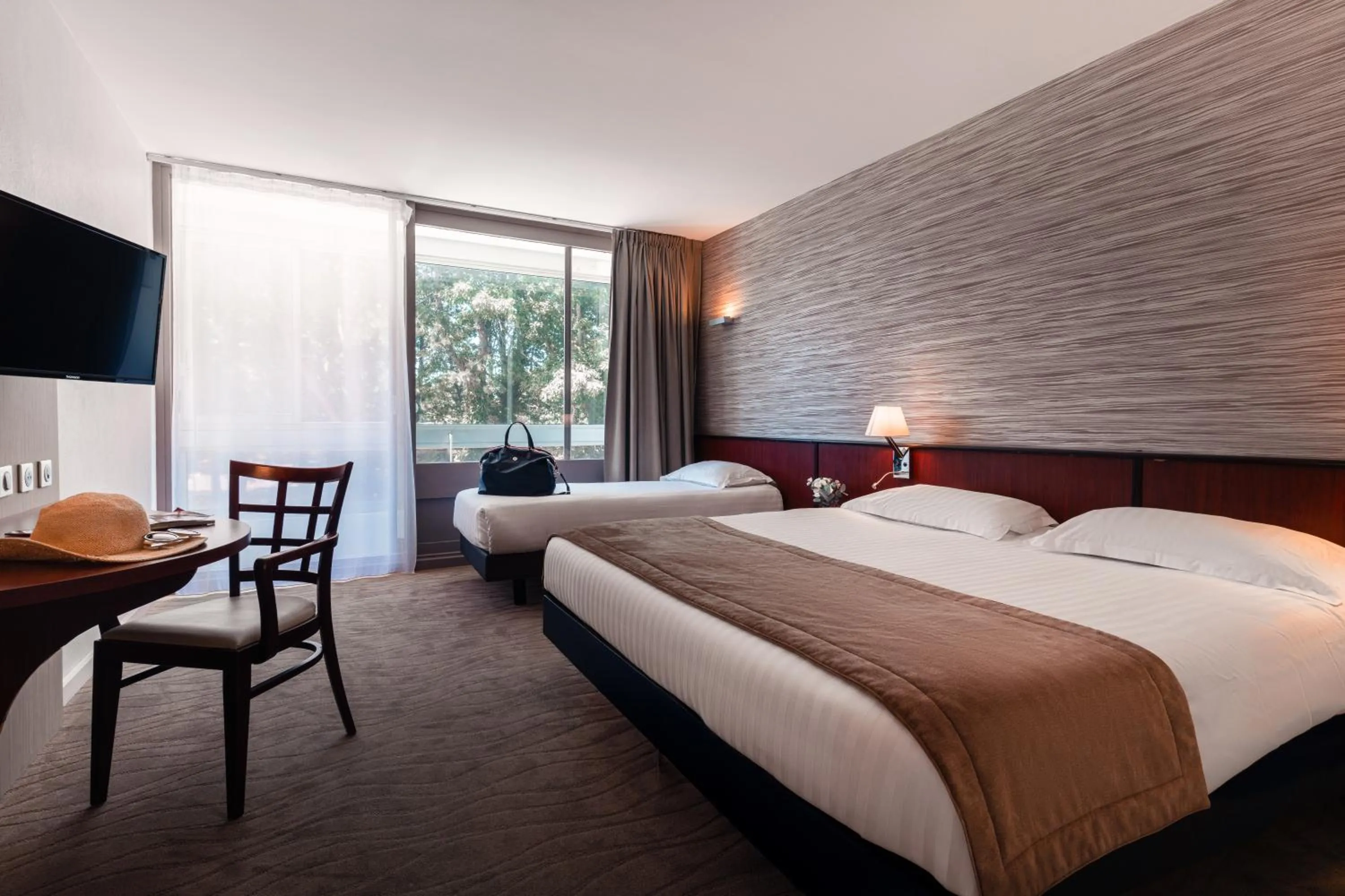 Bed in BRIT HOTEL - RESTAURANT Saint-Brieuc Langueux