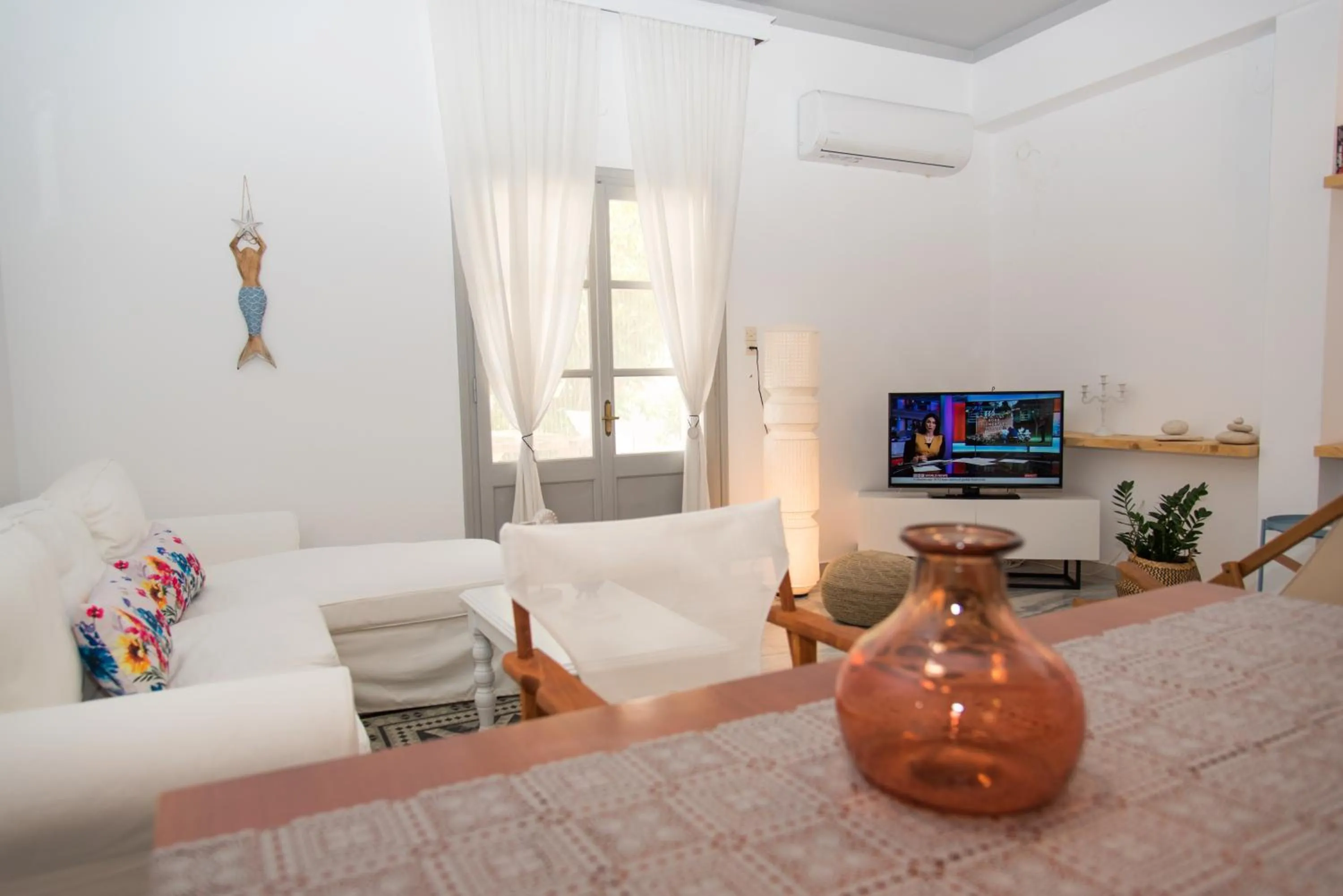 Living room, Bed in Irene Hotel Leros