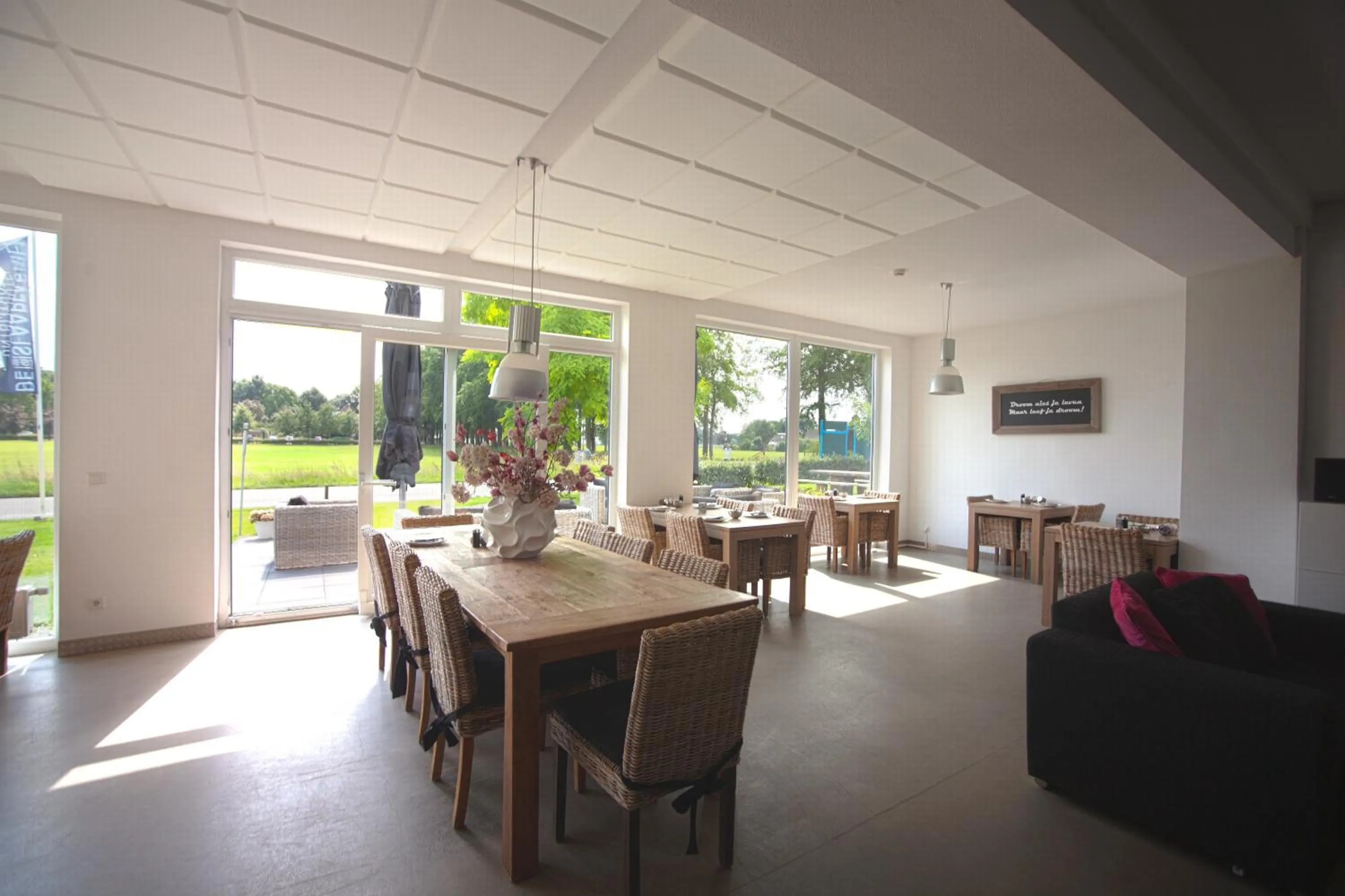 Restaurant/places to eat in De Slaapfabriek vakantiehuis en trainingslocatie