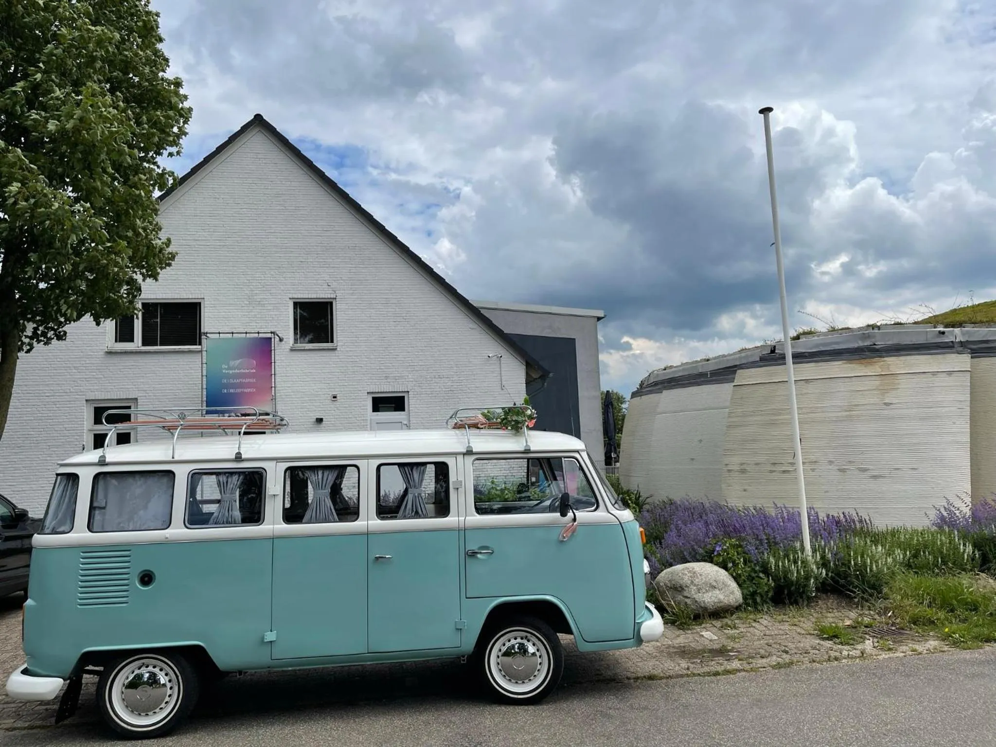 Facade/entrance in De Slaapfabriek vakantiehuis en trainingslocatie
