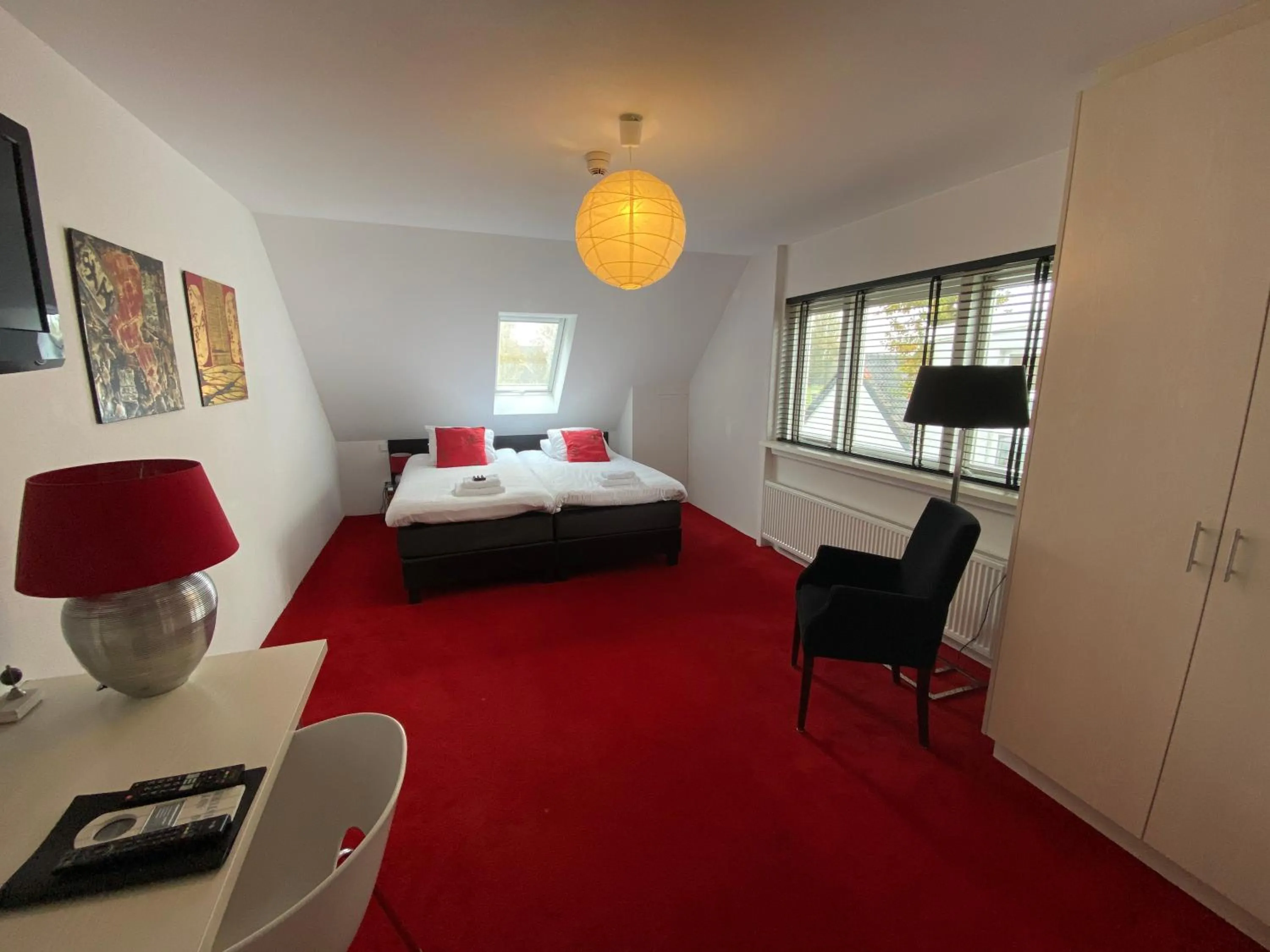 Photo of the whole room, Bed in De Slaapfabriek vakantiehuis en trainingslocatie