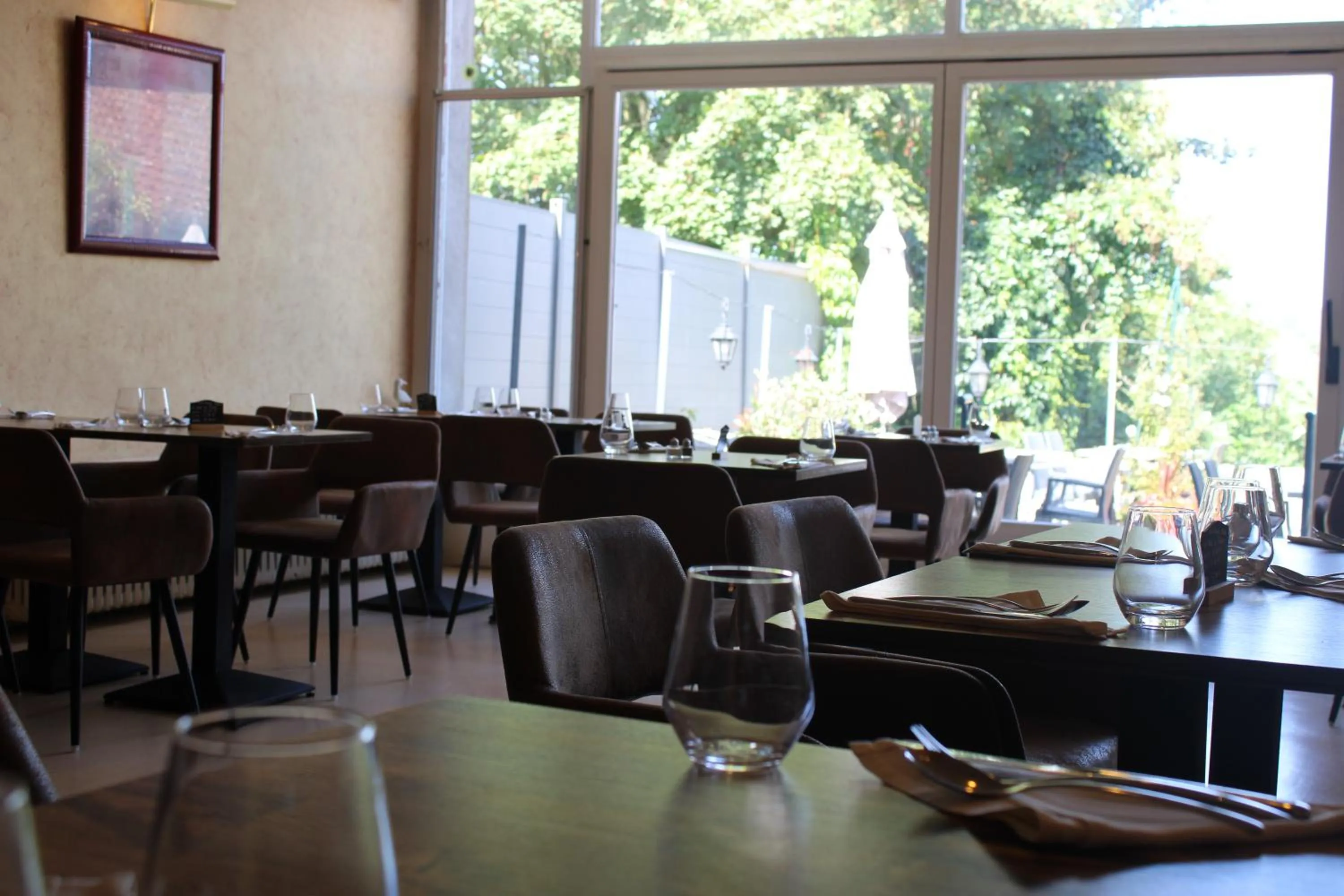 Restaurant/places to eat in Le Commerce