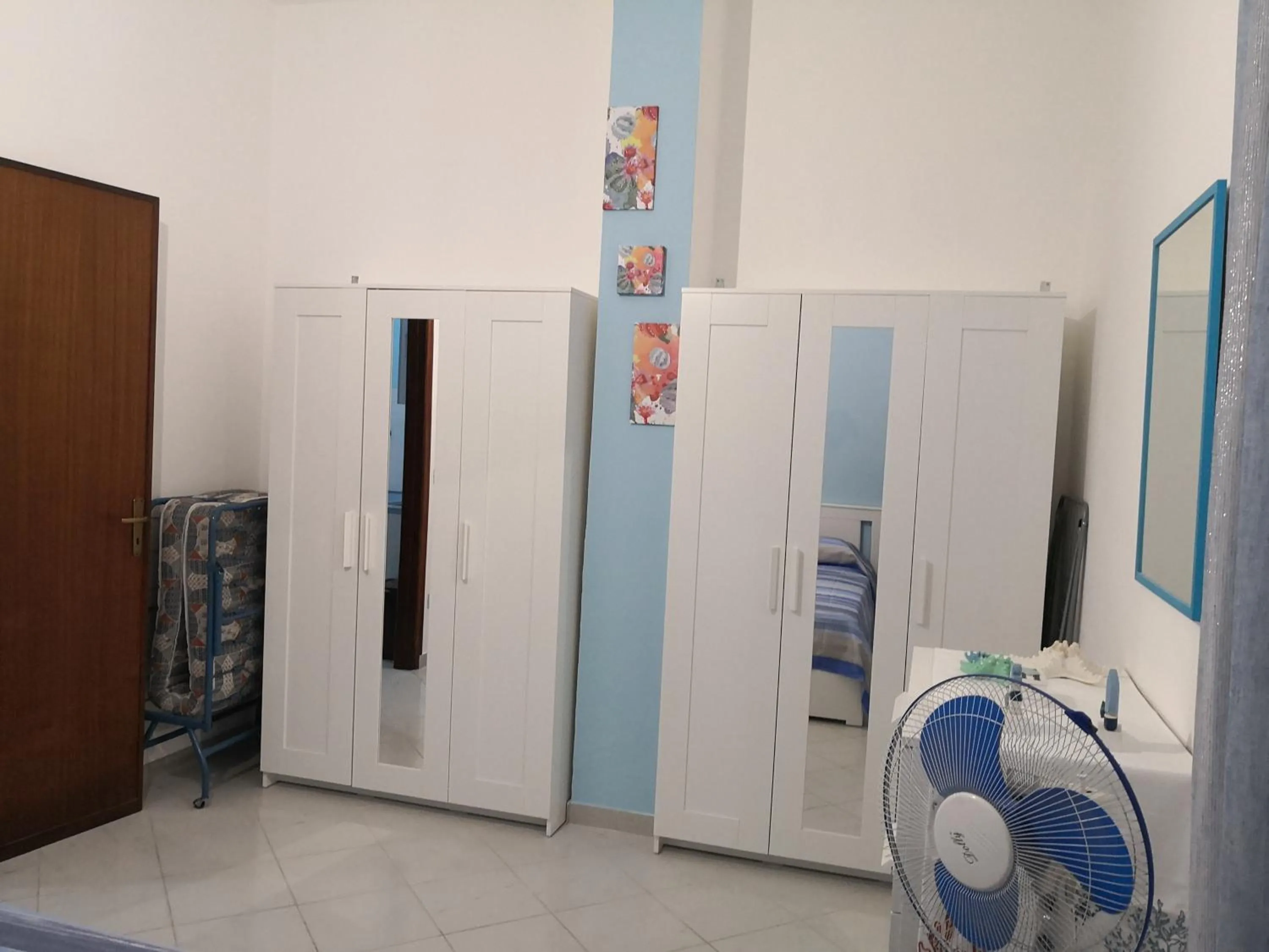 wardrobe, Bed in Short Lets Vacanze "Massimo"