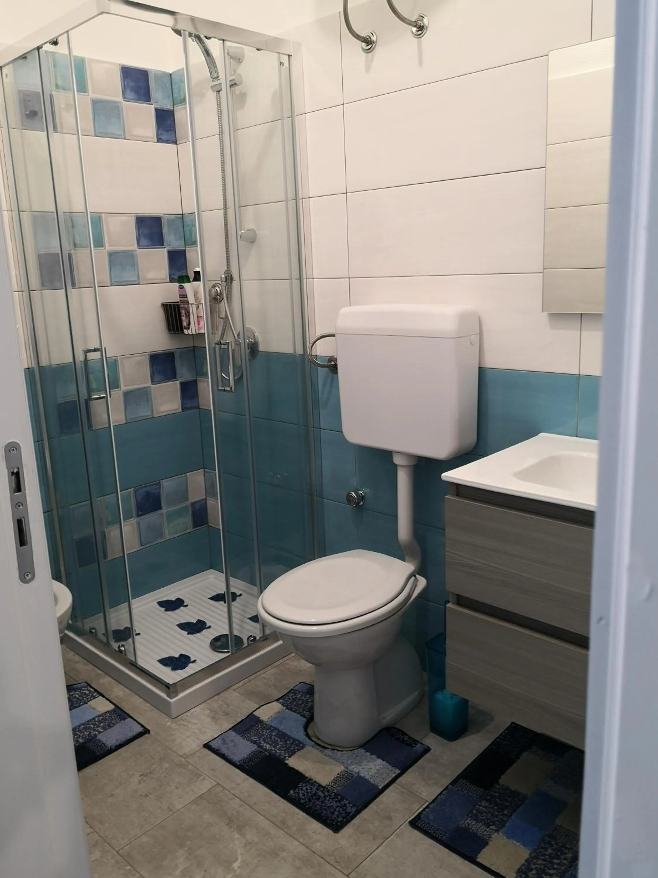 Shower in Short Lets Vacanze "Massimo"