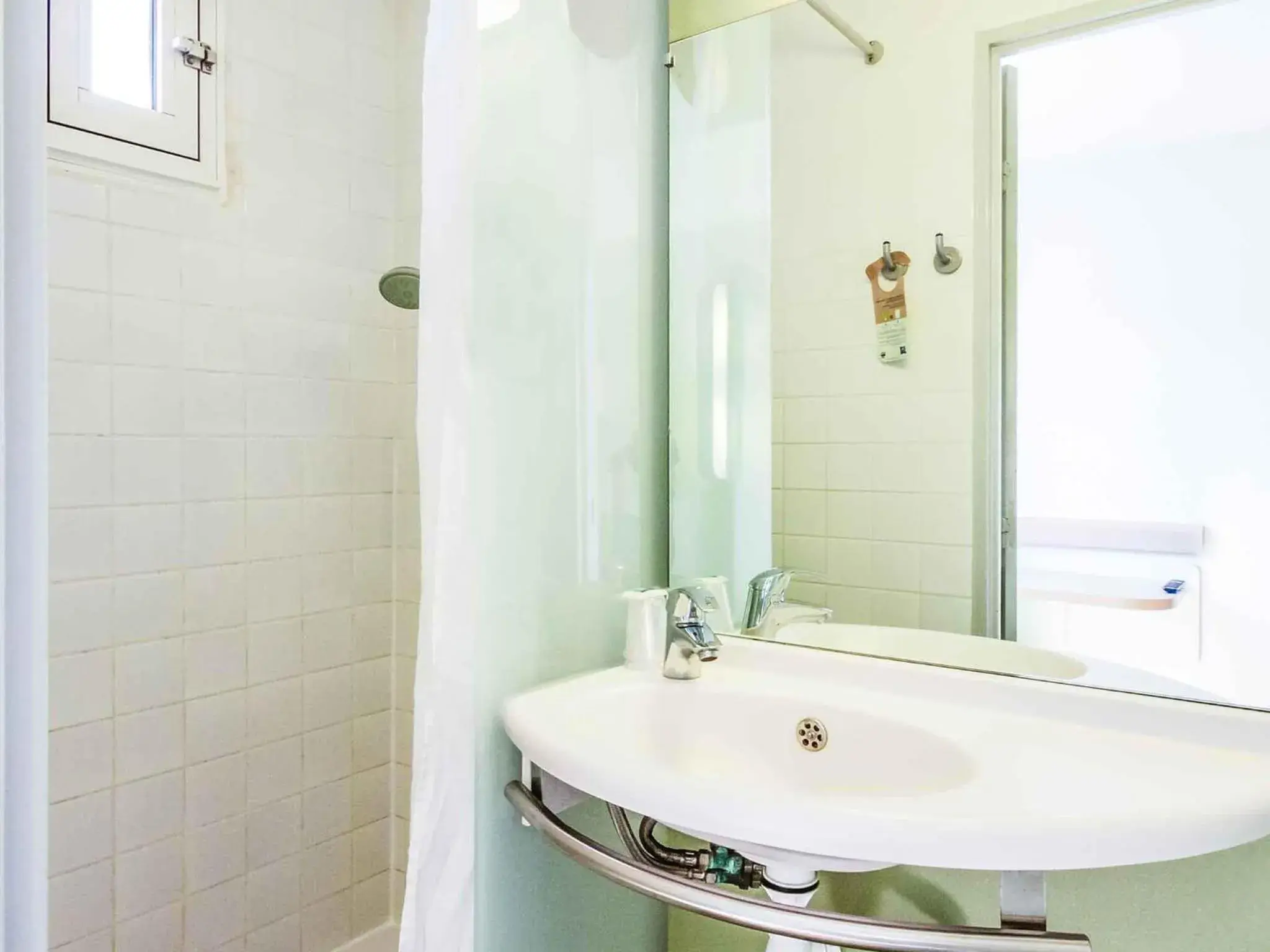 Twin Room in Ibis budget Périgueux Twin Room in Ibis budget Périgueux