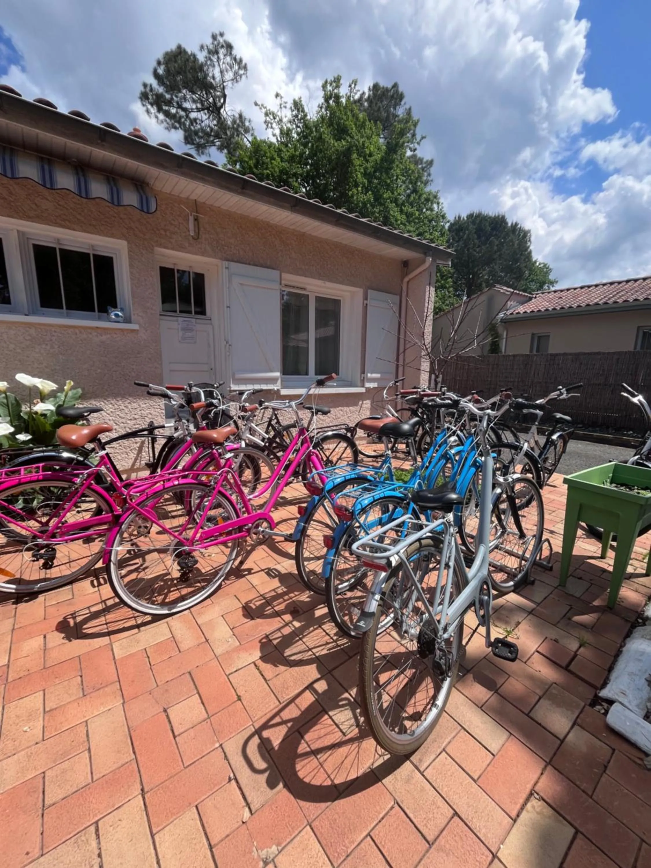 Cycling in La Villa Herbert Maison d'hôtes à Andernos