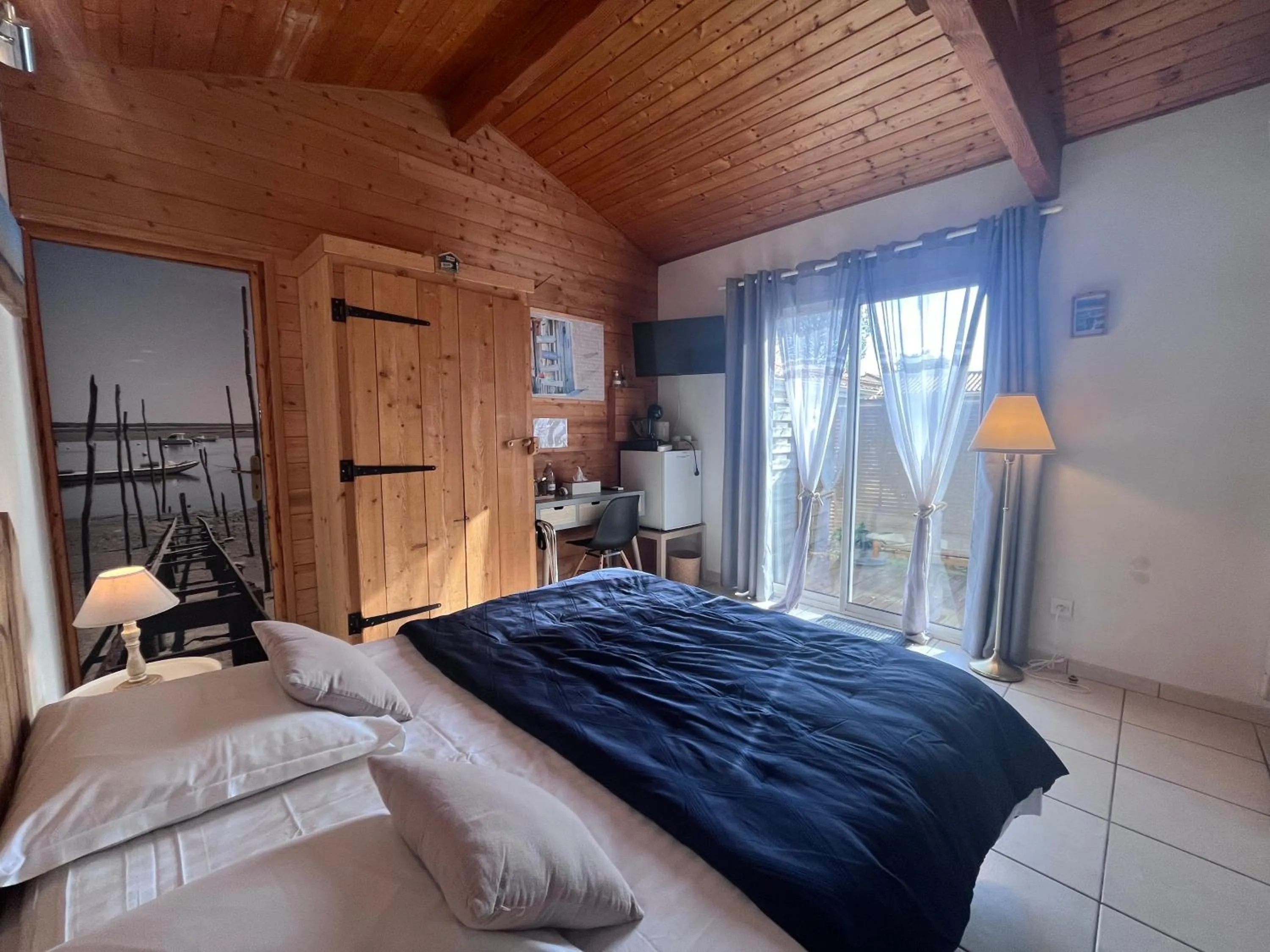 Bed in La Villa Herbert Maison d'hôtes à Andernos