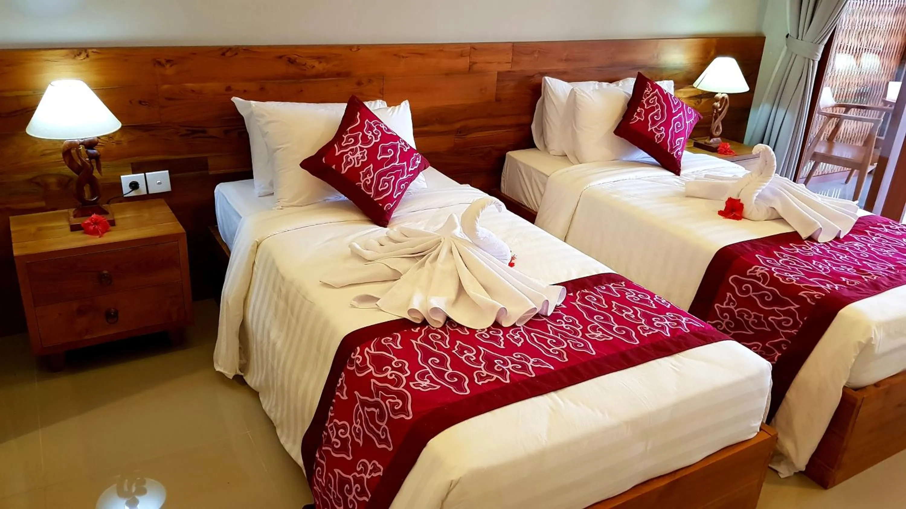 Bedroom, Bed in Swan Inn