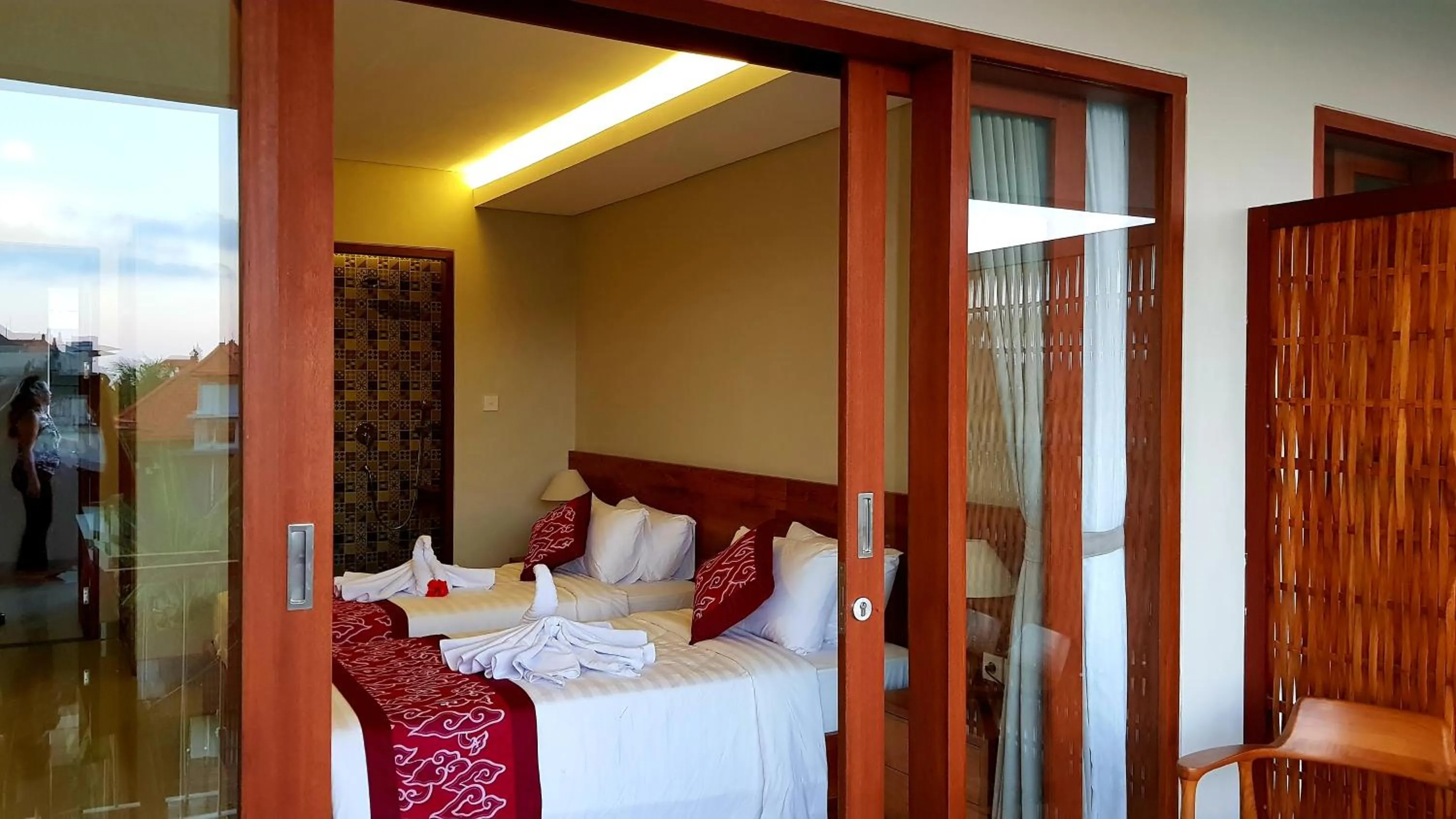 Bedroom, Bed in Swan Inn