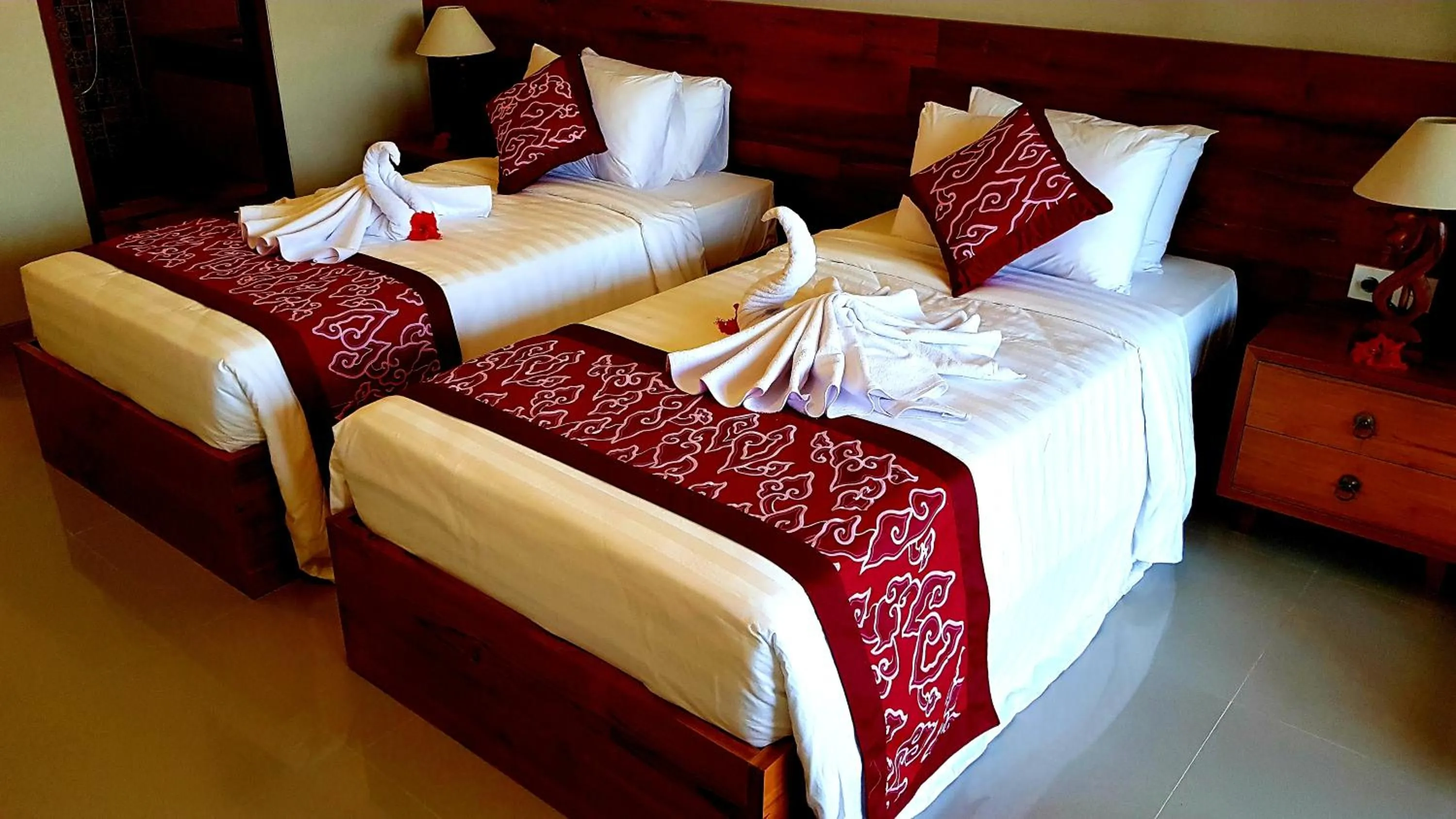 Bedroom, Bed in Swan Inn