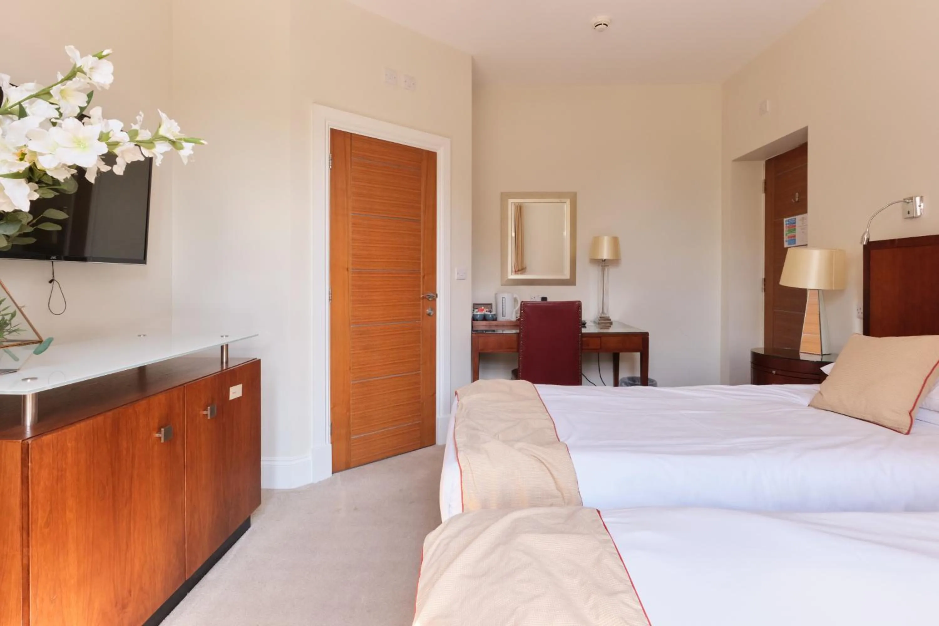 Bed in Kings Park Hotel