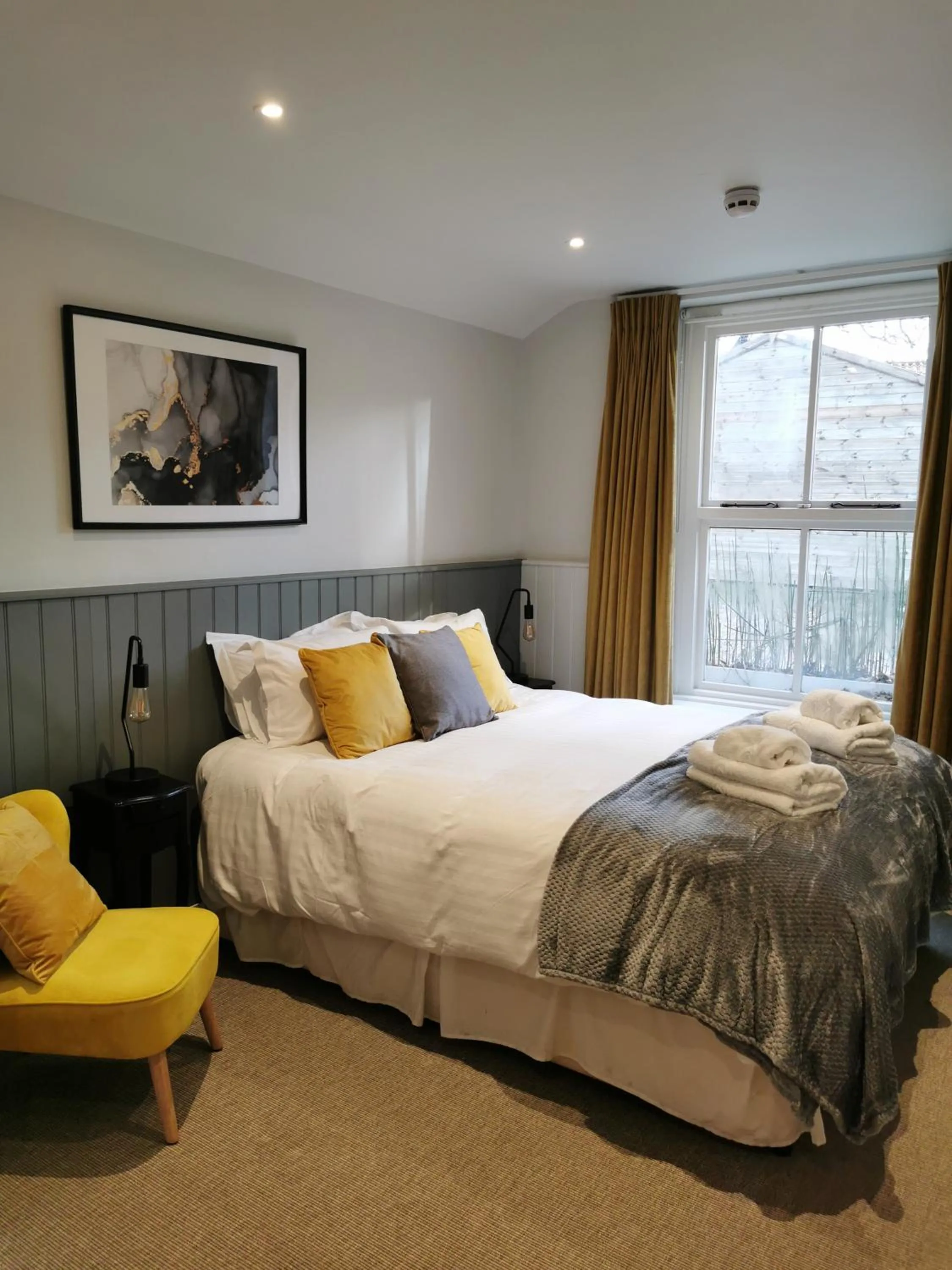 Double Room with Private Bathroom in Blakeney House