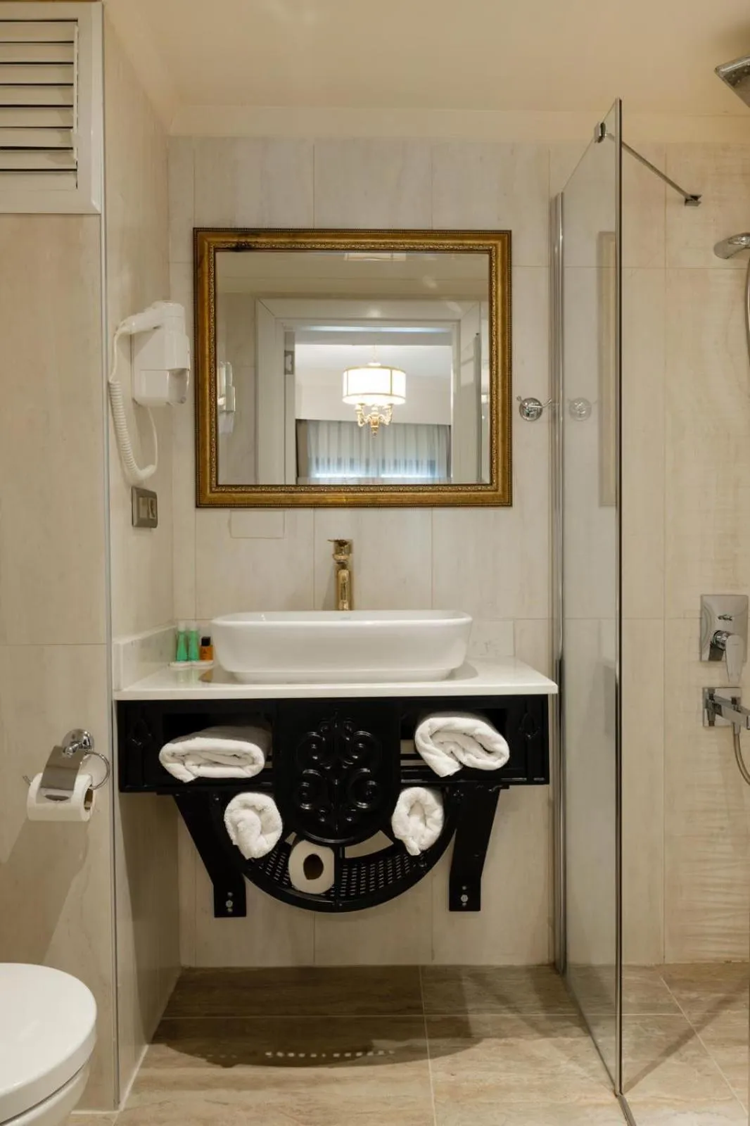 Bathroom in Hotel The Pera Hill