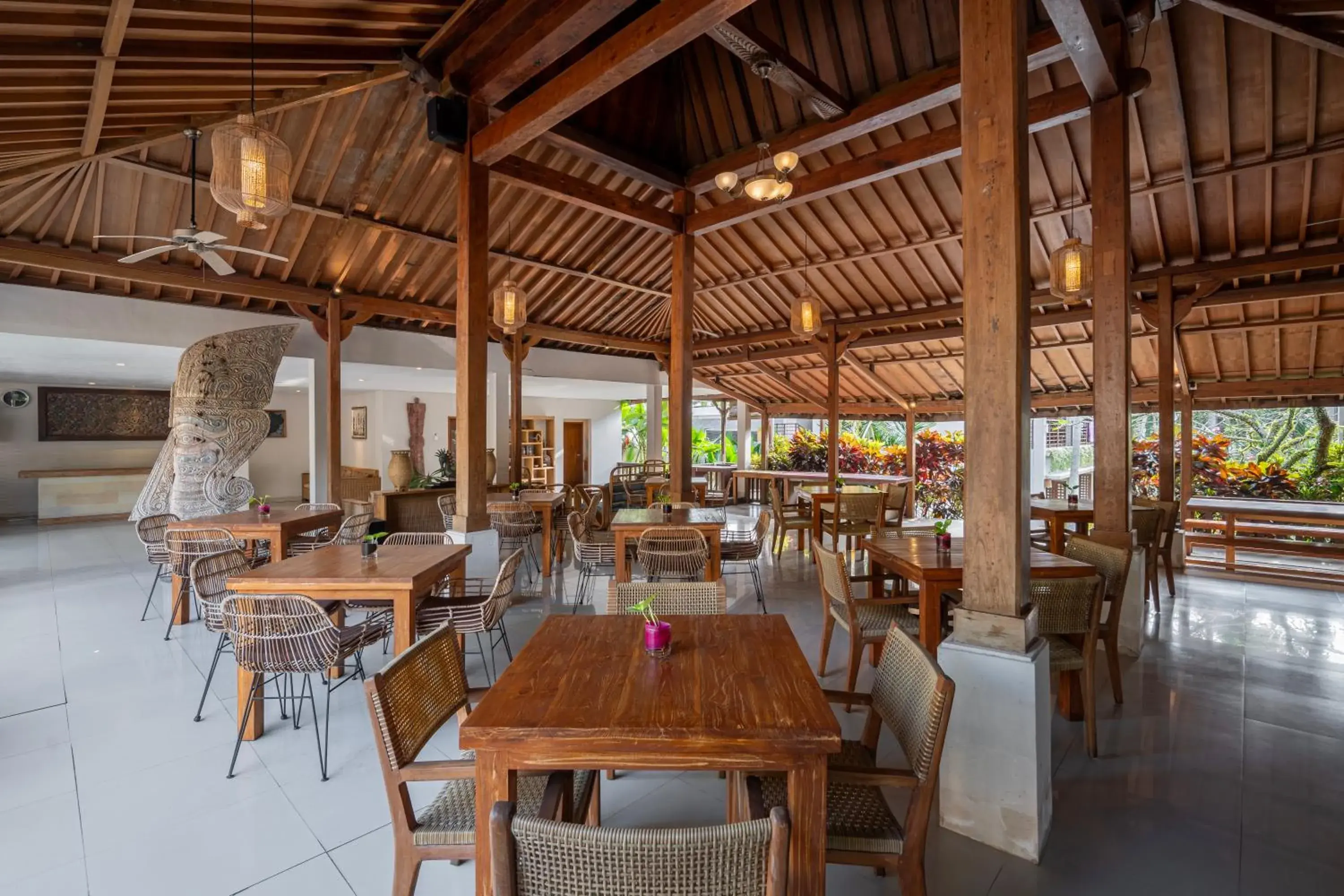 Restaurant/places to eat in Pertiwi Bisma 1 Restaurant/places to eat in Pertiwi Bisma 1
