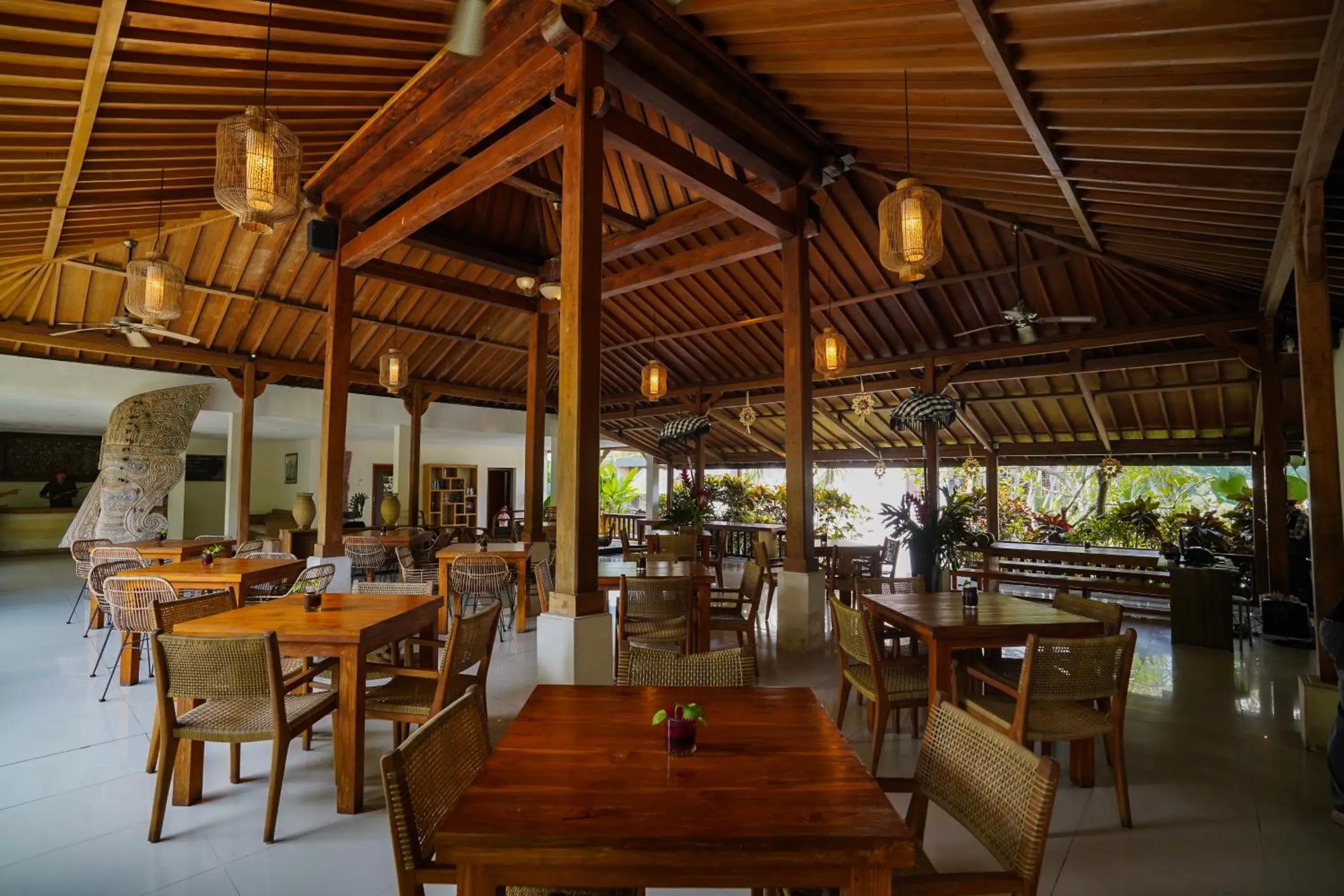 Restaurant/places to eat in Pertiwi Bisma 1 Restaurant/places to eat in Pertiwi Bisma 1