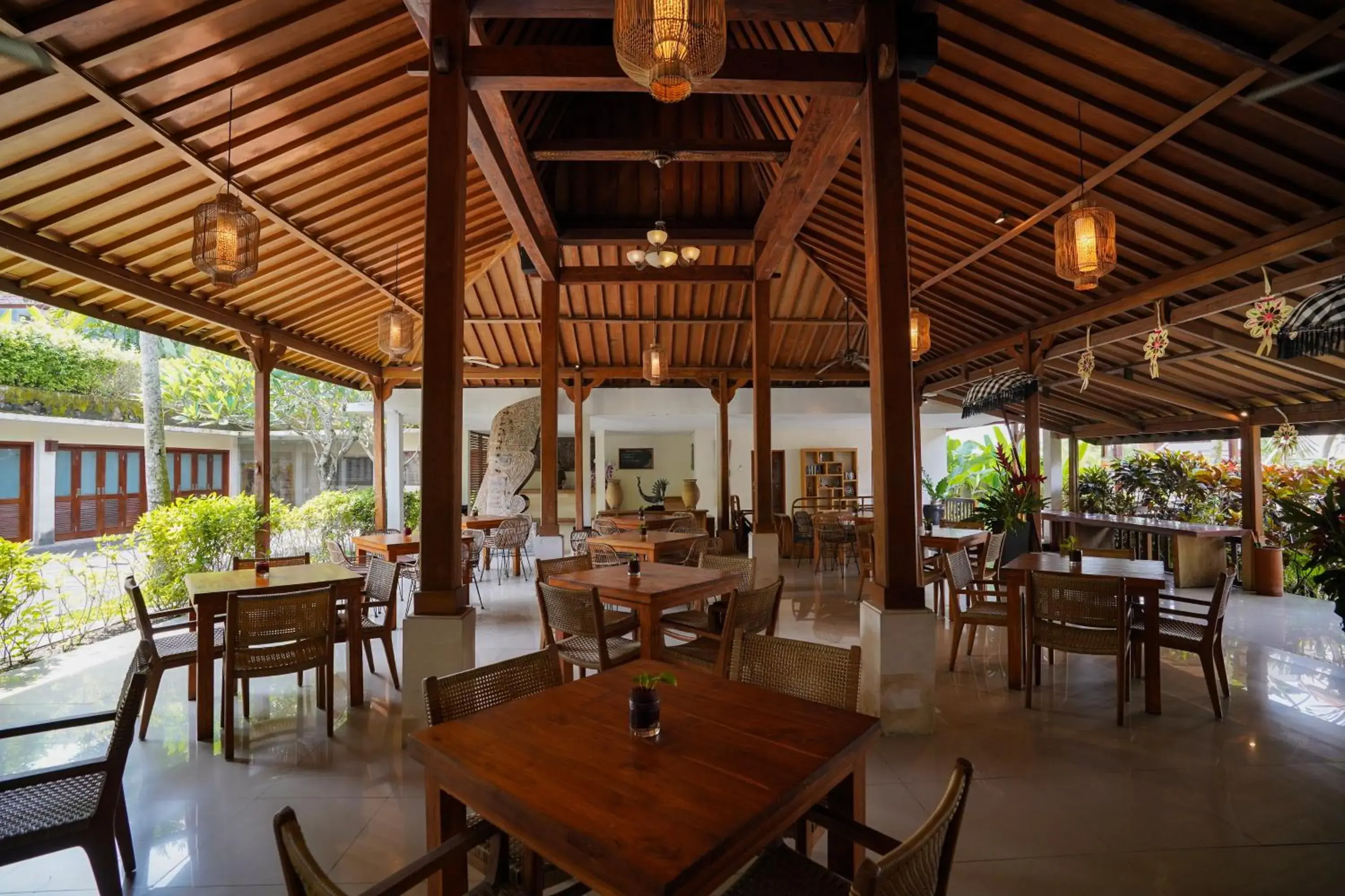 Restaurant/places to eat in Pertiwi Bisma 1 Restaurant/places to eat in Pertiwi Bisma 1