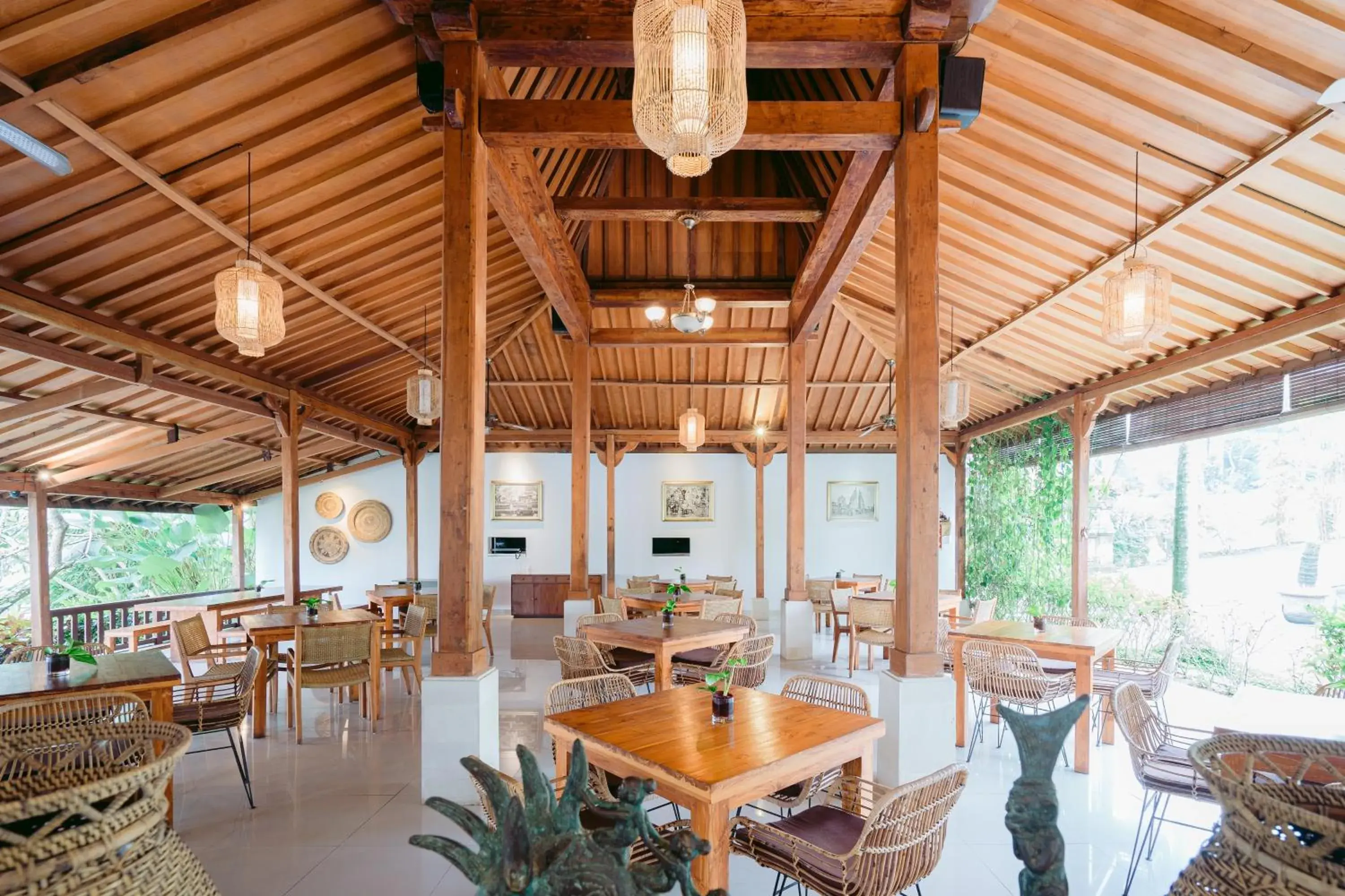 Restaurant/places to eat in Pertiwi Bisma 1 Restaurant/places to eat in Pertiwi Bisma 1