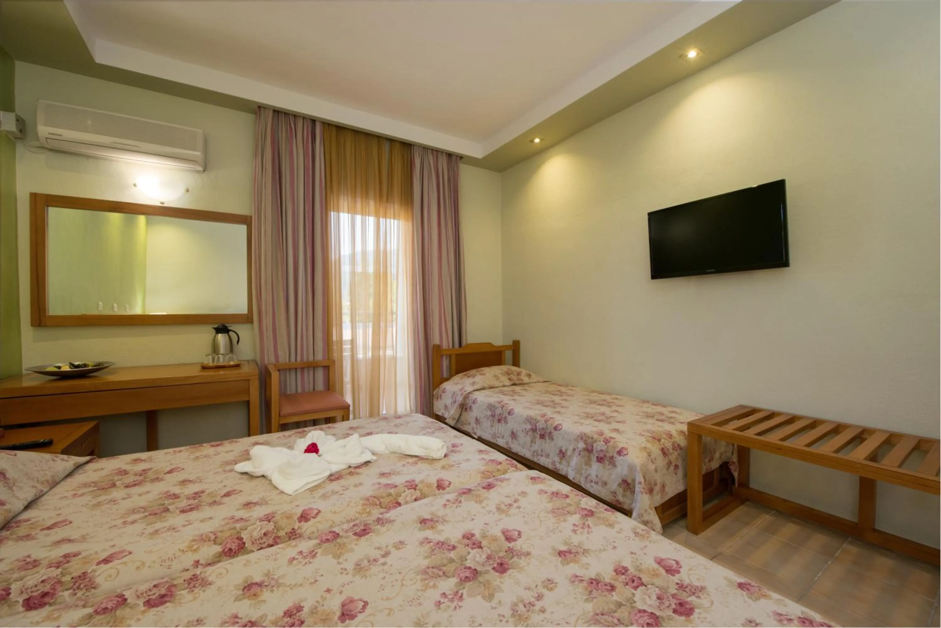 Photo of the whole room, Bed in Hotel Aethria