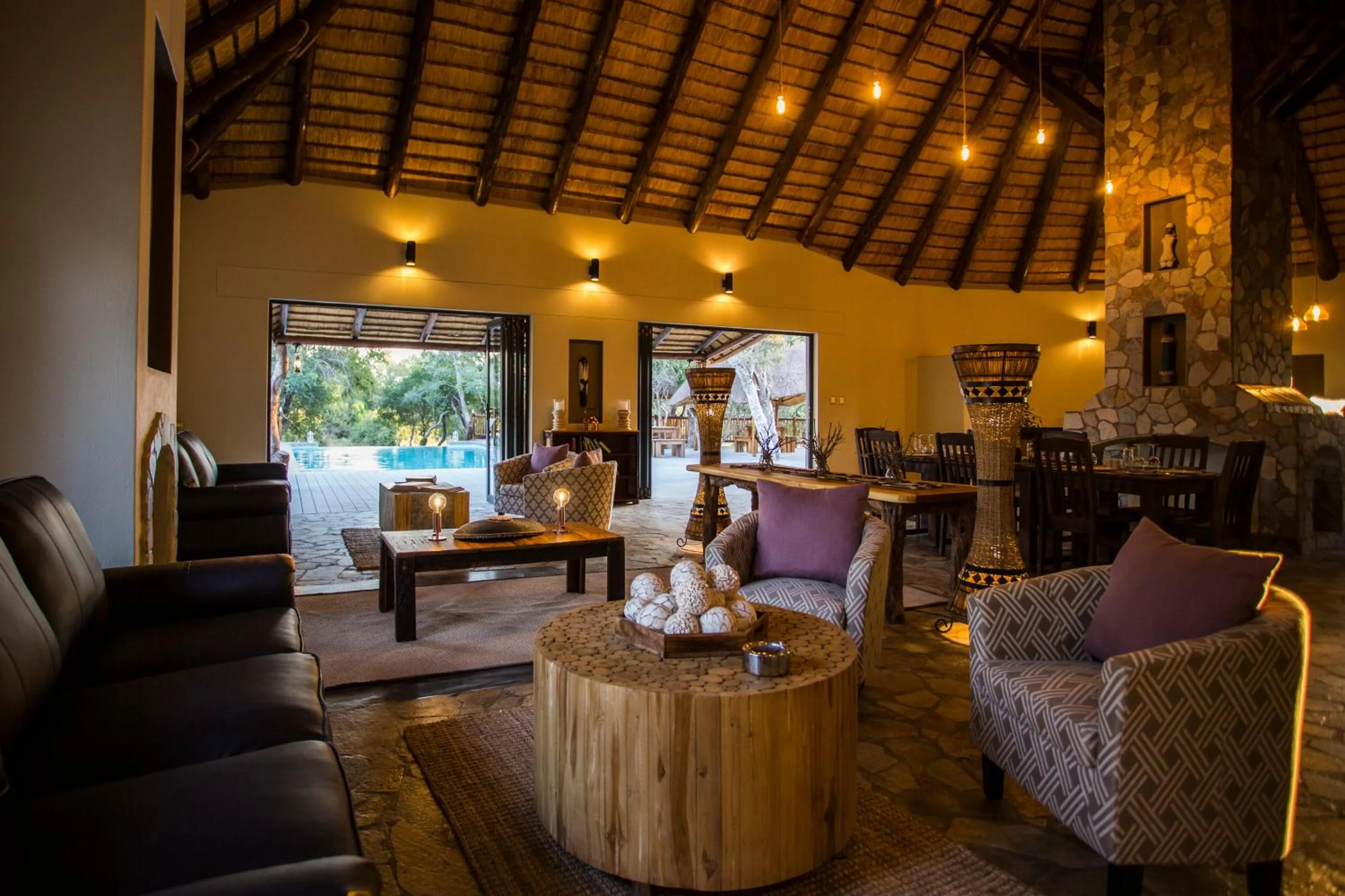 Lounge or bar in Vuyani River Lodge