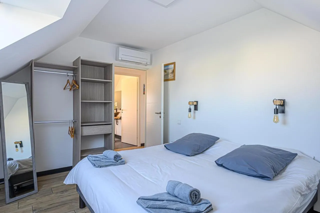 Bed in Villa Charles & Ashton