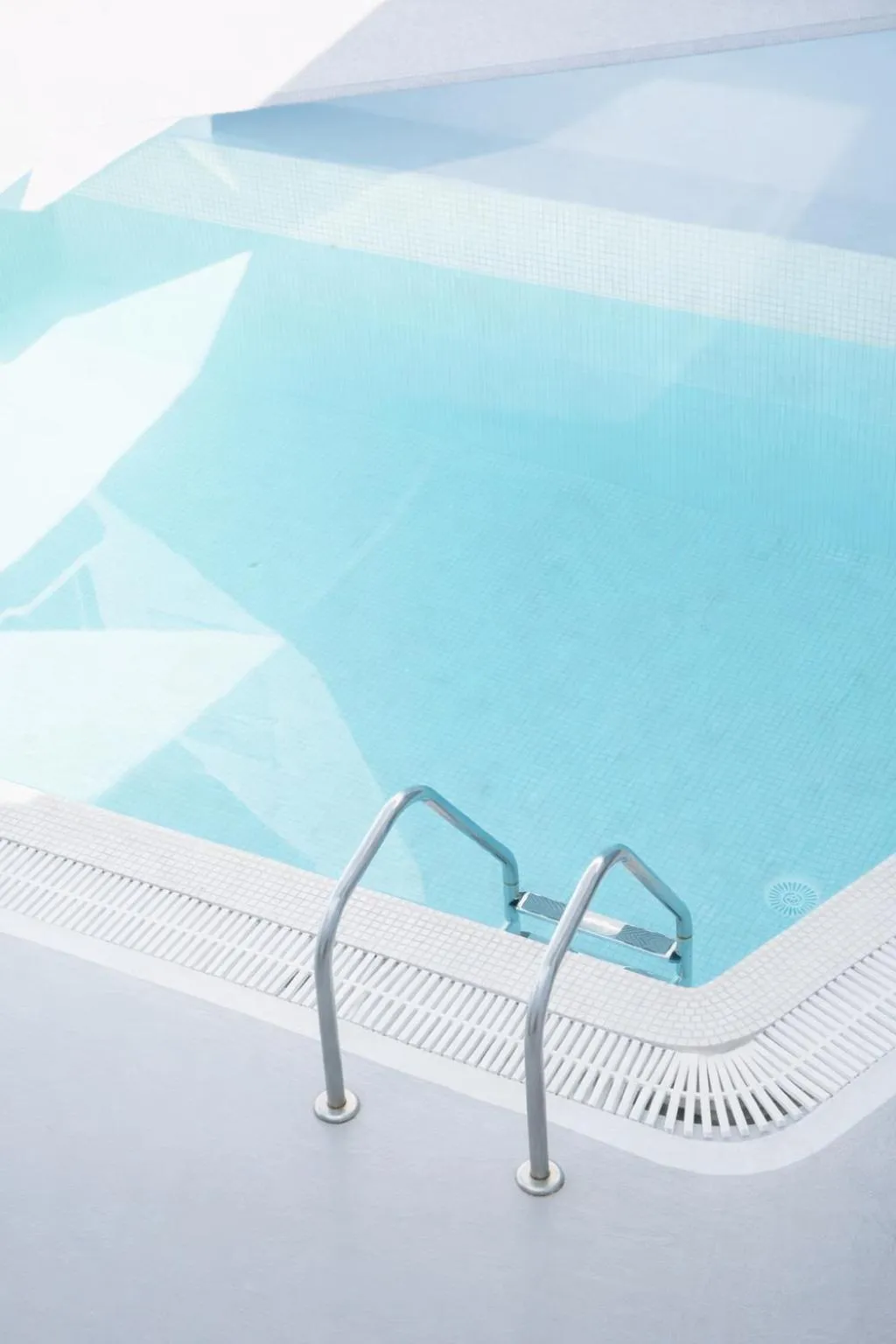 Swimming pool in Ikastikies Suites