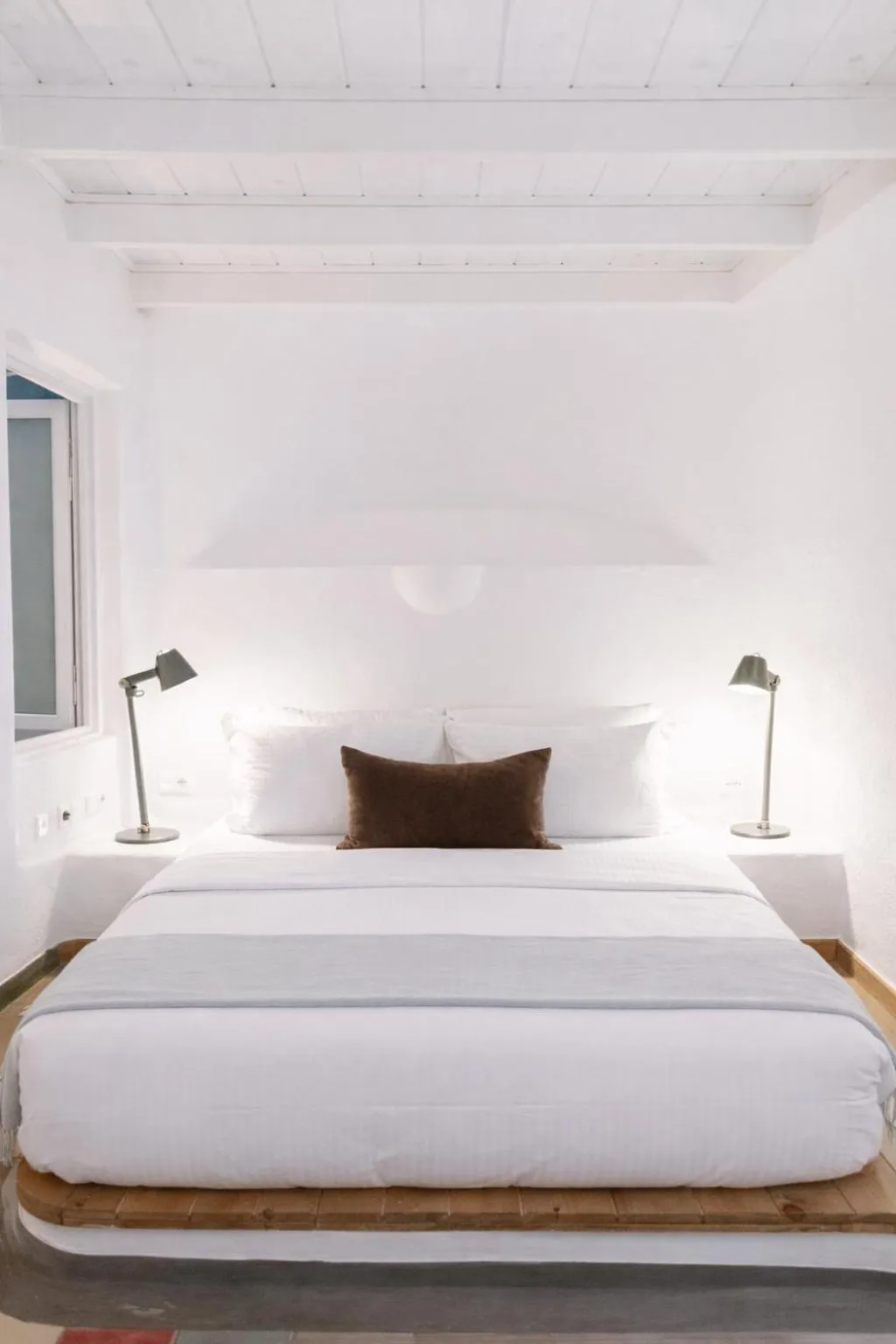 Bed in Ikastikies Suites