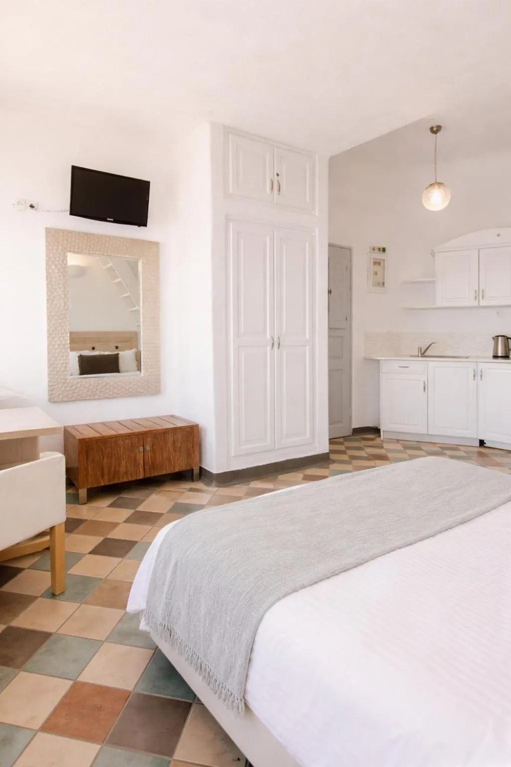 Bed in Ikastikies Suites