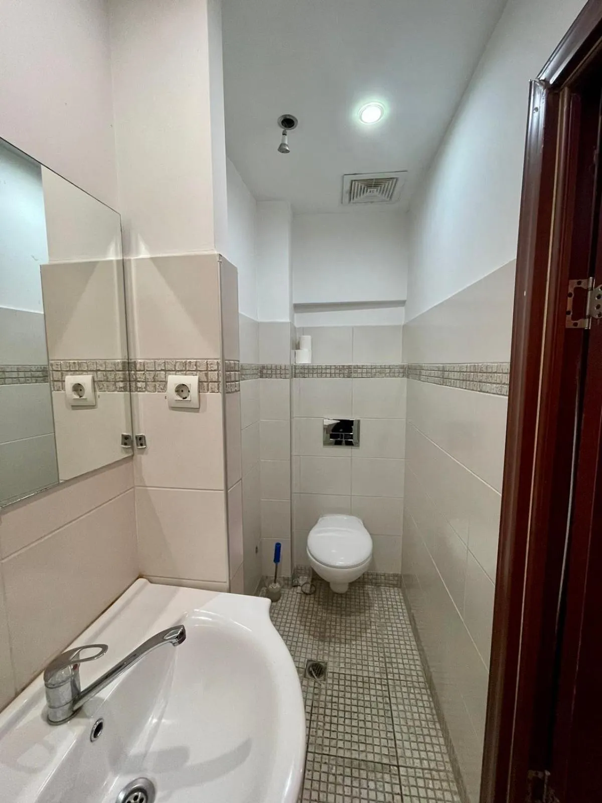 Toilet in Rooms Sonata