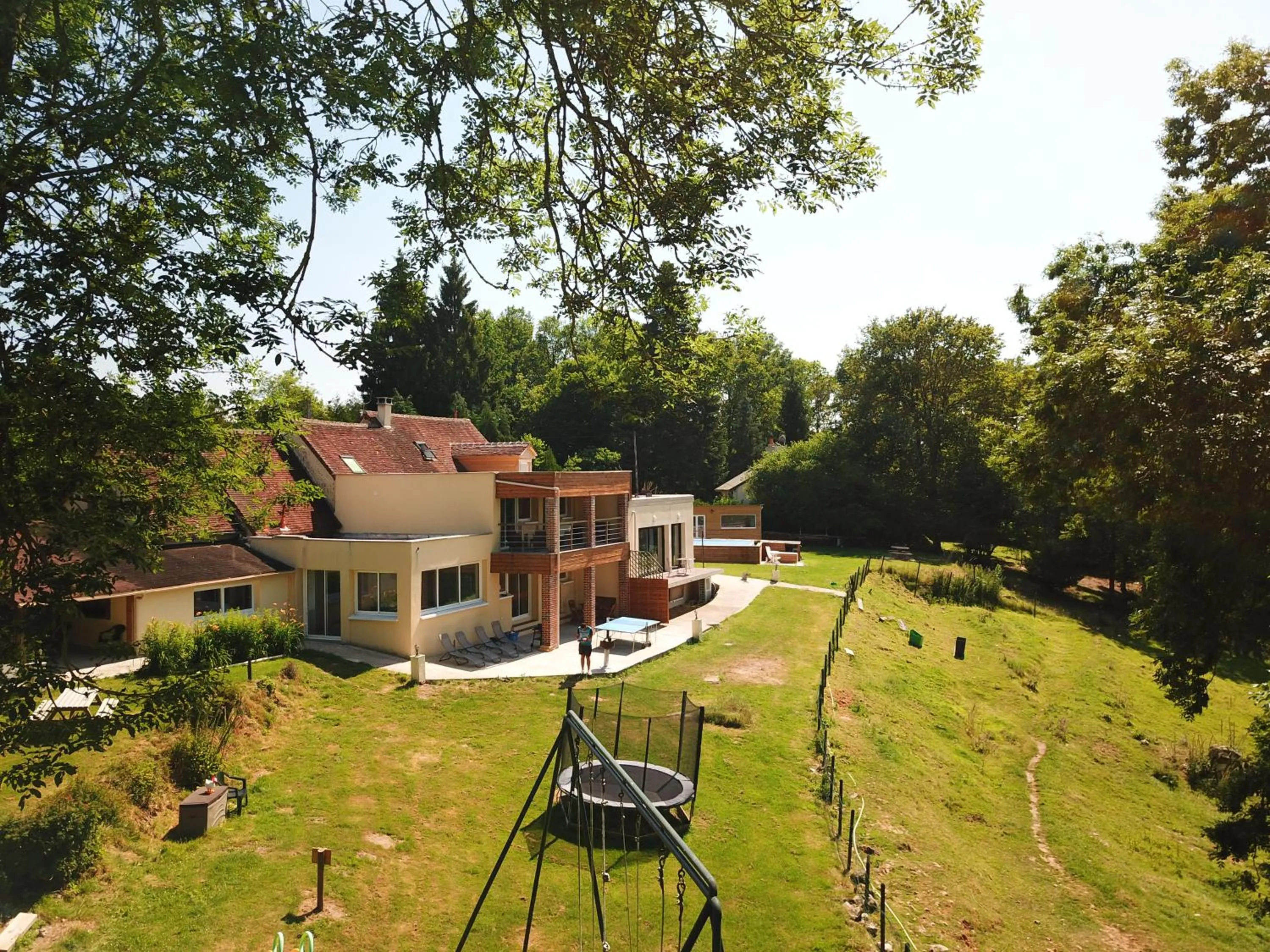 Six-Bedroom House in Les gites de la maison lierue