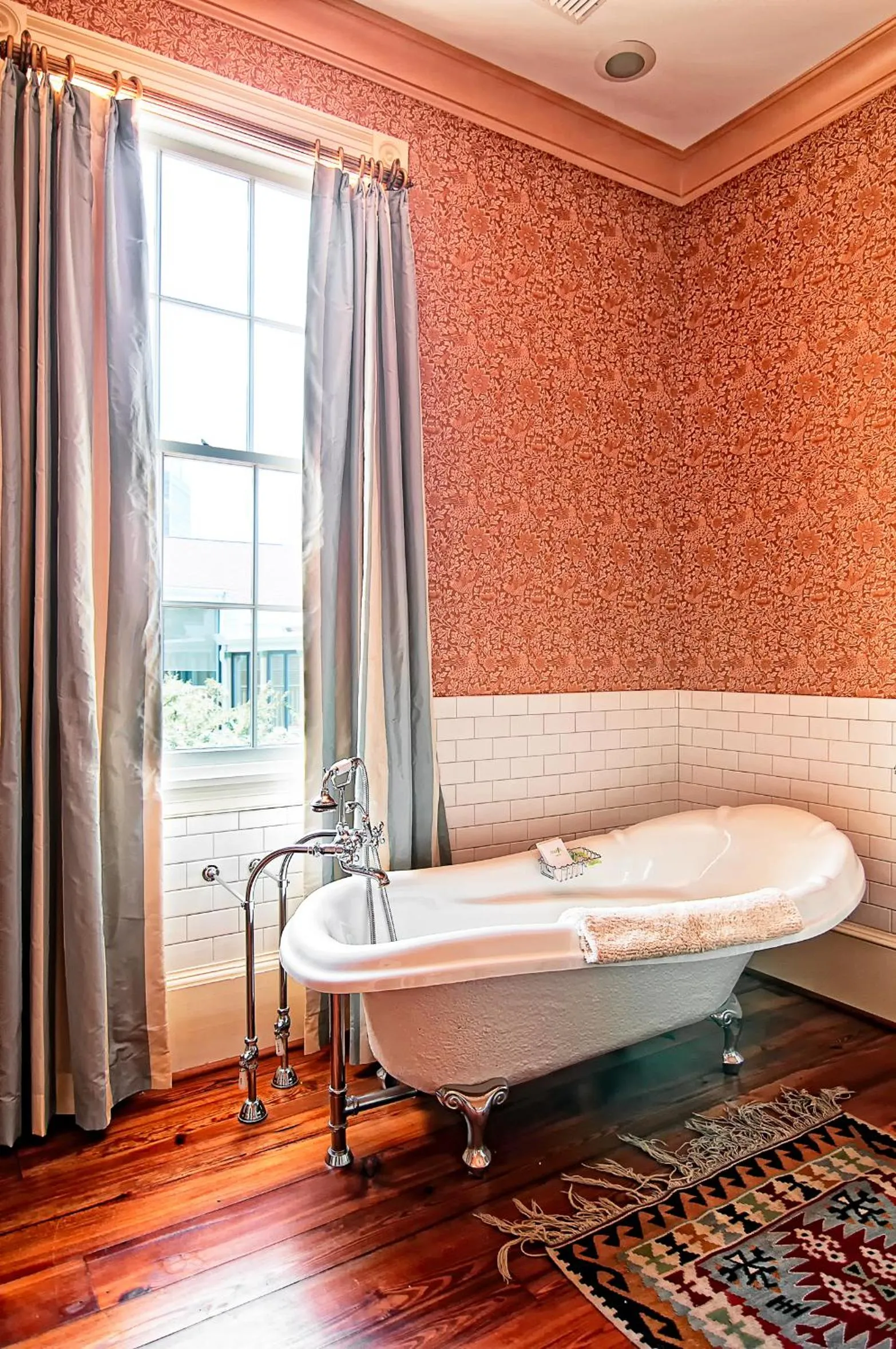 Bathroom in Fort Conde Inn - Mobile