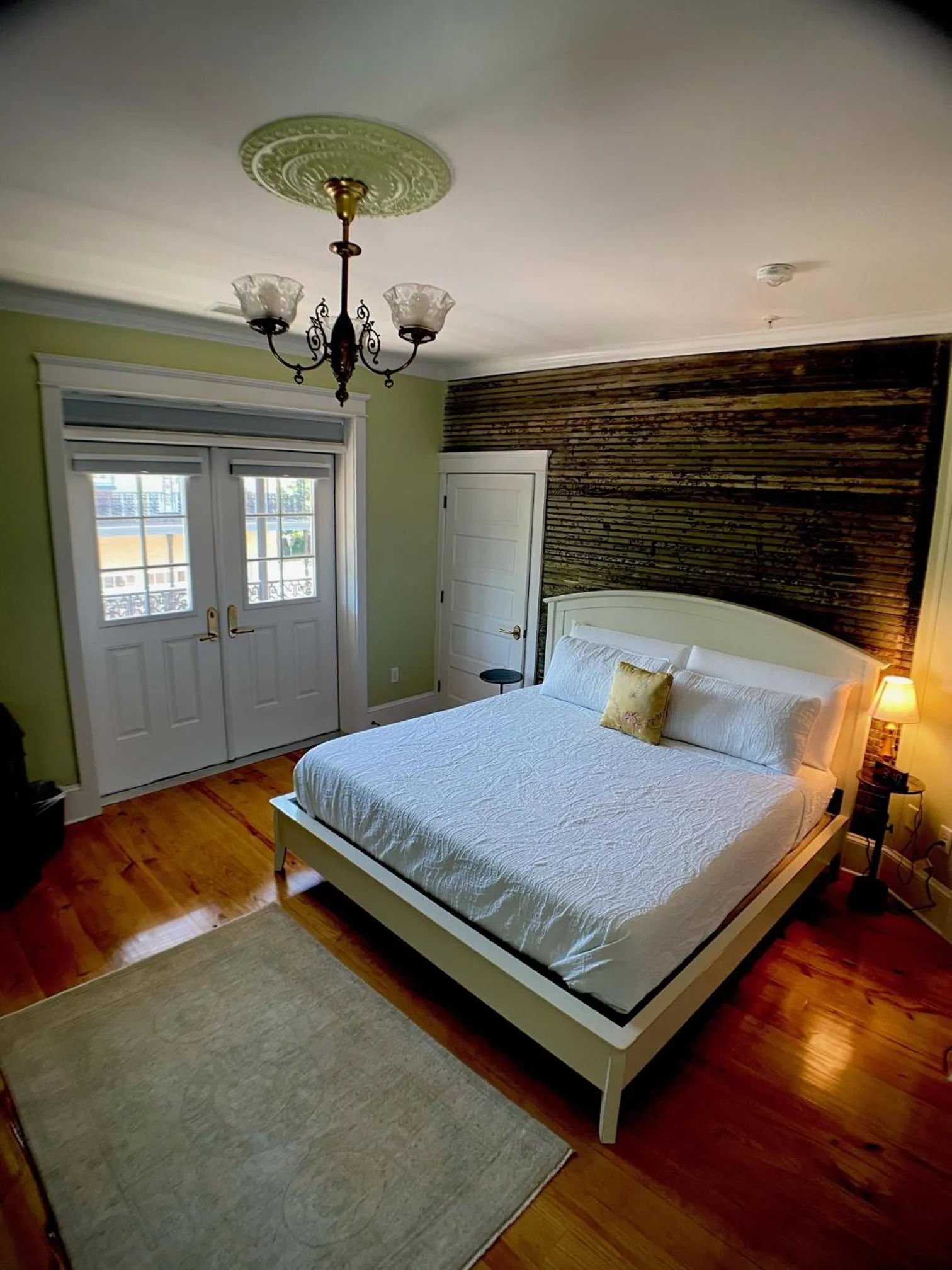 Bed in Fort Conde Inn - Mobile