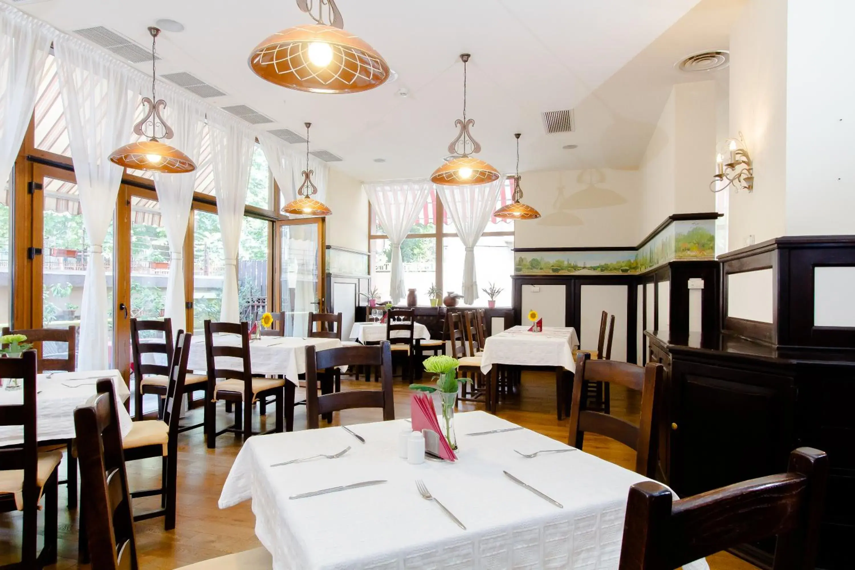 Restaurant/places to eat in International Bucharest City Centre Hotel Restaurant/places to eat in International Bucharest City Centre Hotel