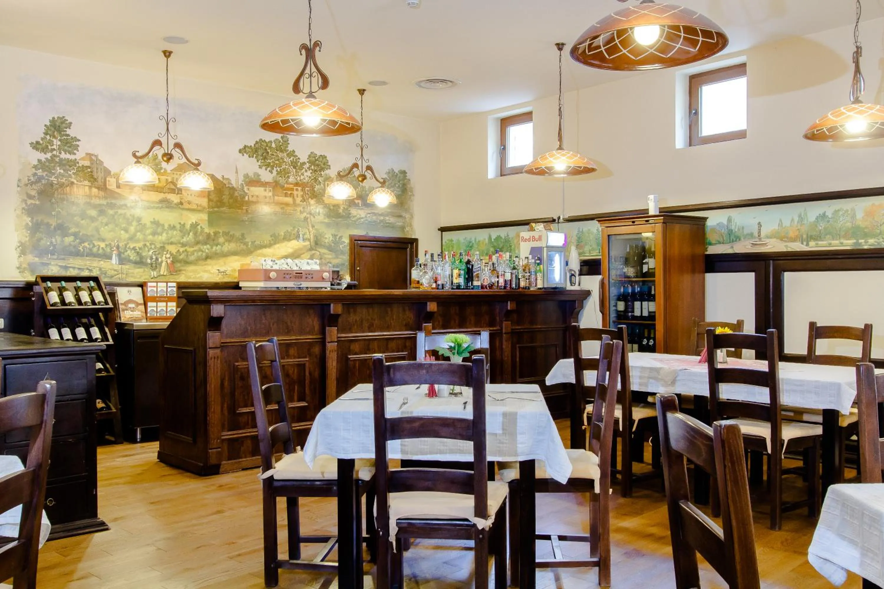 Restaurant/places to eat in International Bucharest City Centre Hotel