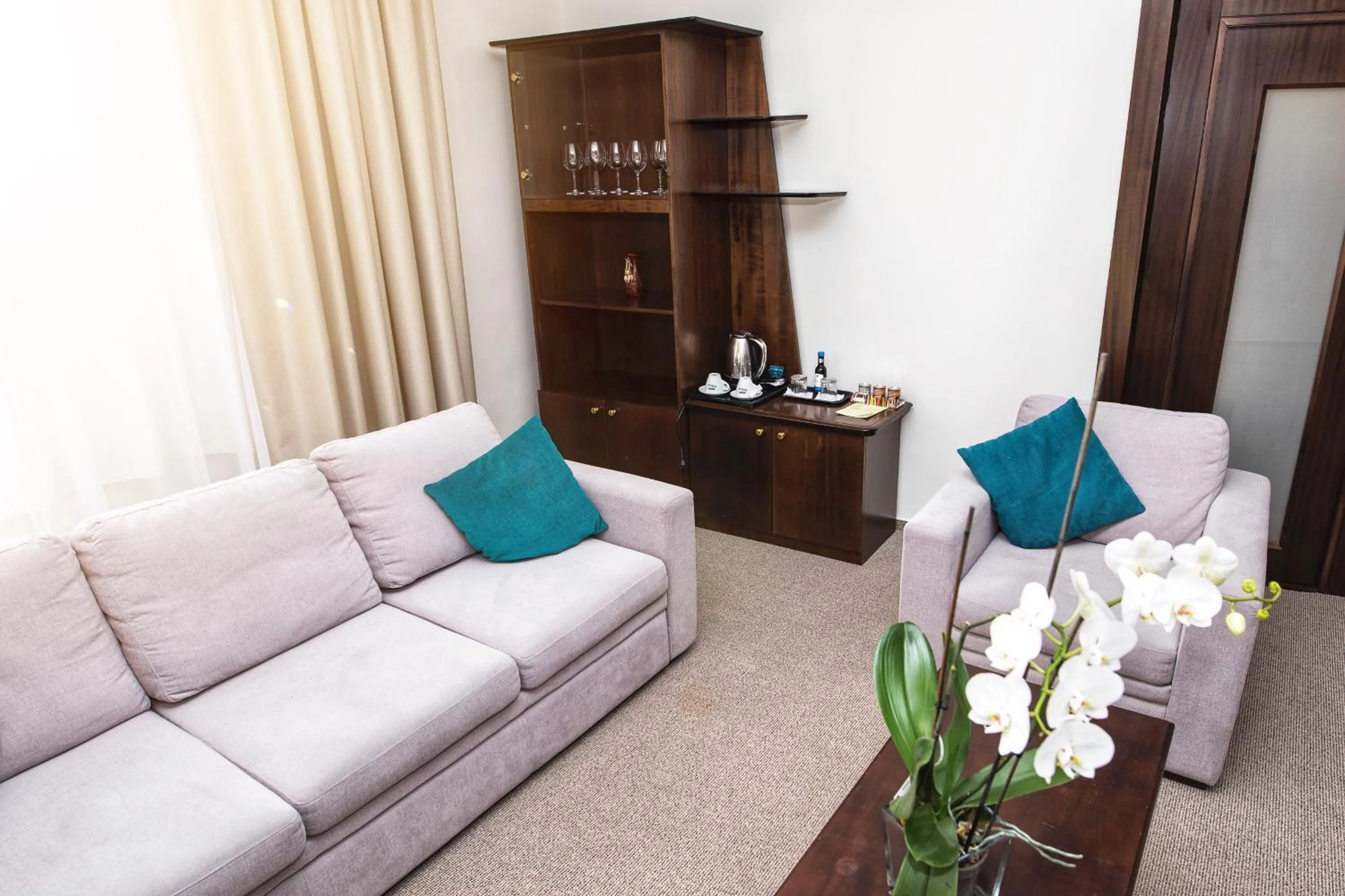 Living room in International Bucharest City Centre Hotel