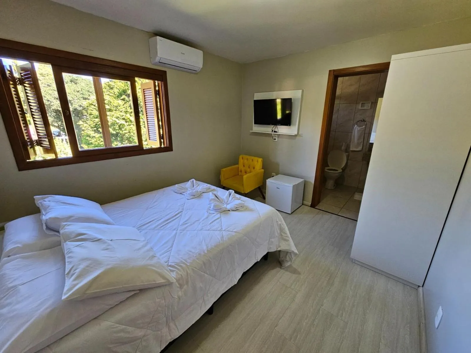 View (from property/room), Bed in Hotel Pousada Cabana da Mata