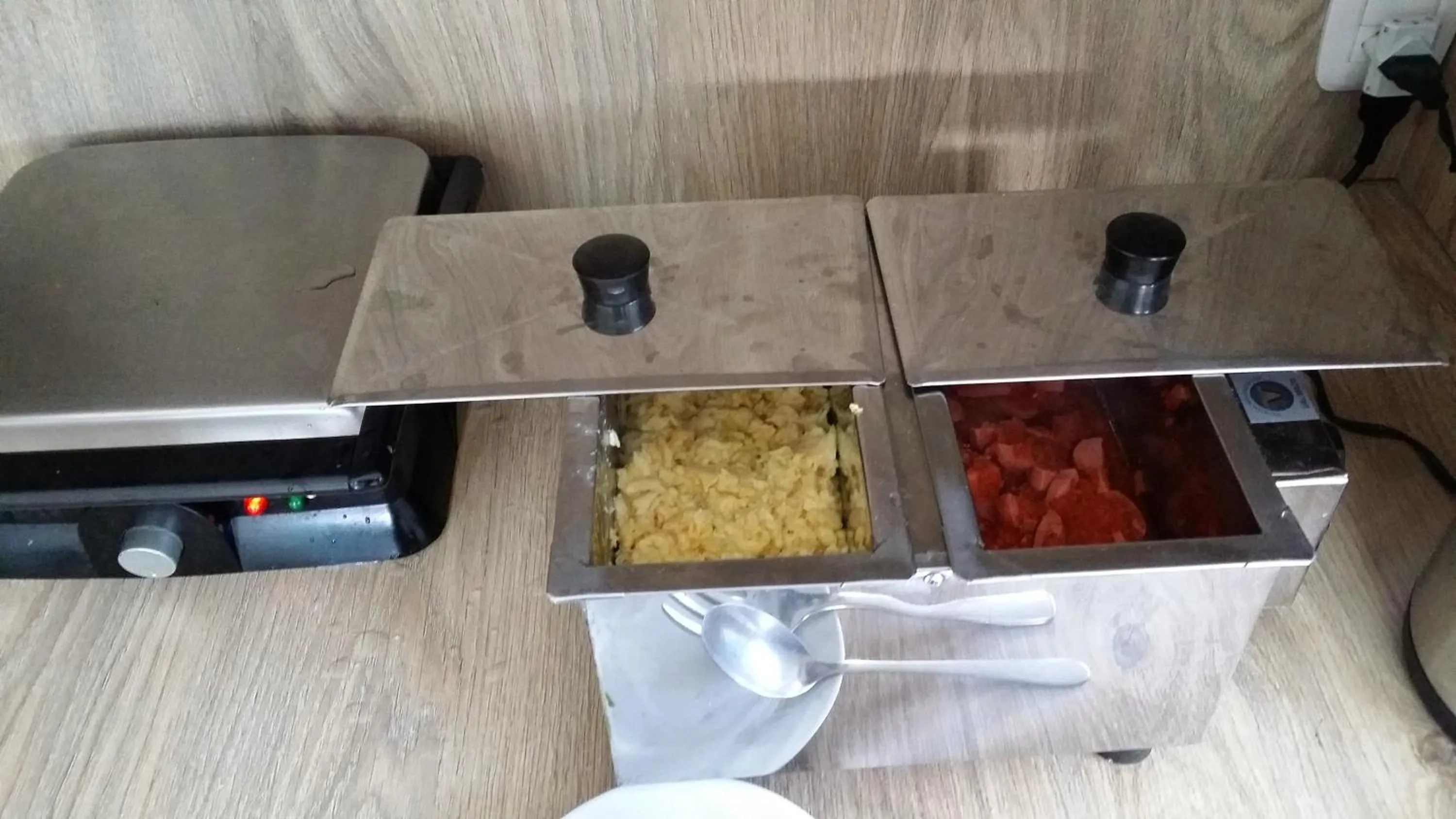 Buffet breakfast in Hotel Pousada Cabana da Mata