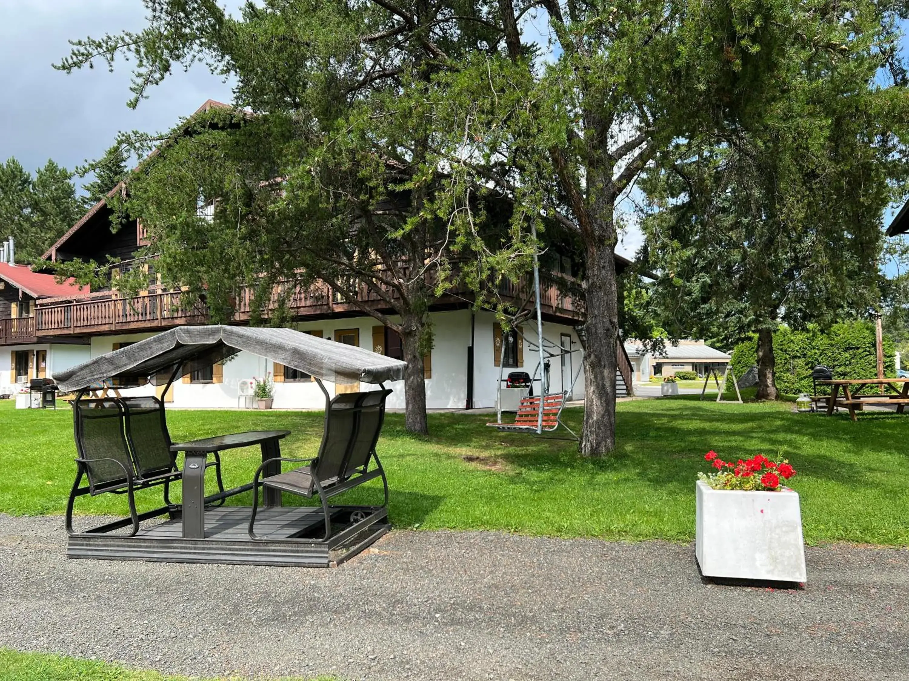 Superior Two-Bedroom Apartment in Chalets Montmorency Mont-Sainte-Anne Superior Two-Bedroom Apartment in Chalets Montmorency Mont-Sainte-Anne