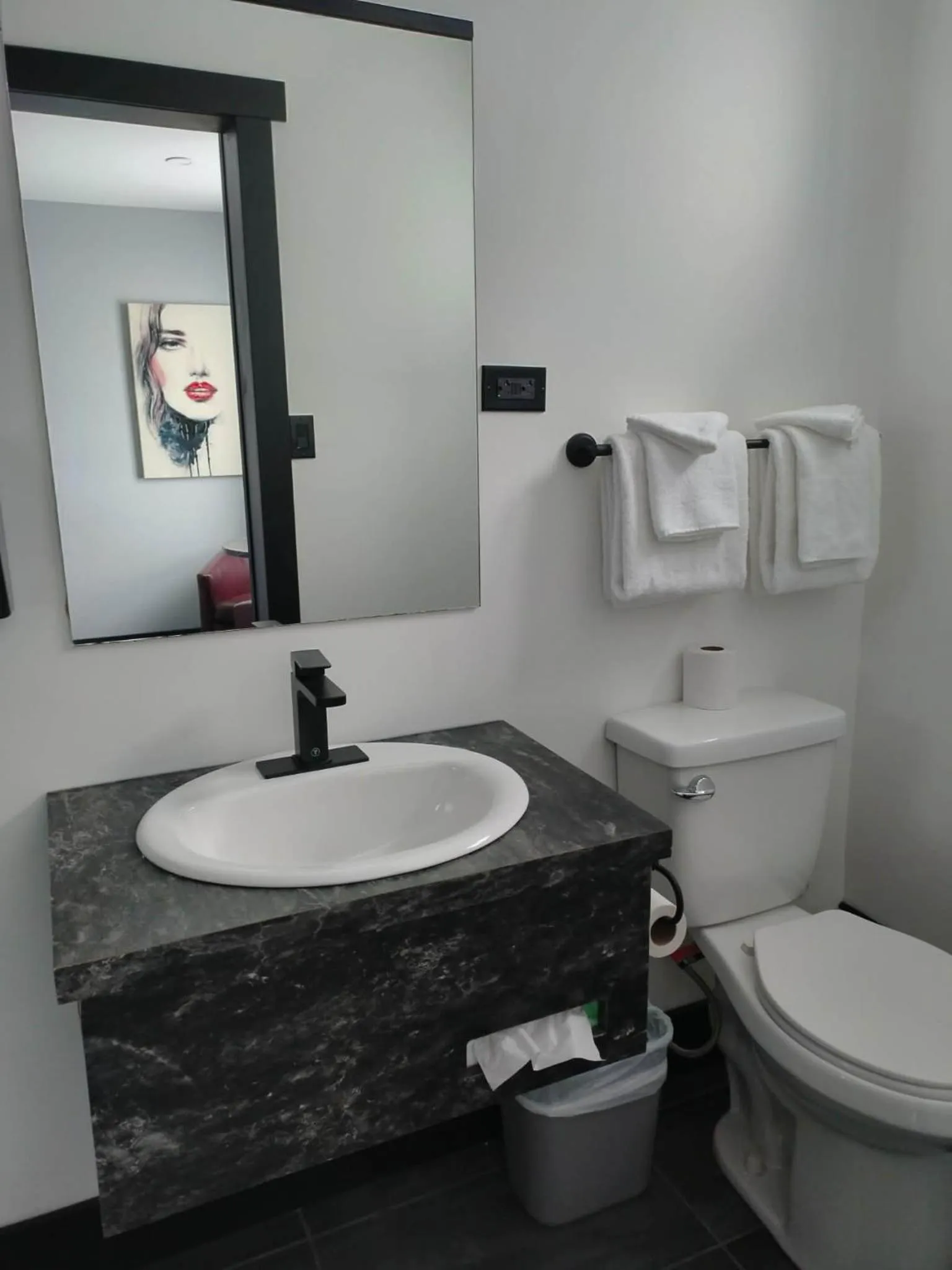 Bathroom in Motel Rimouski