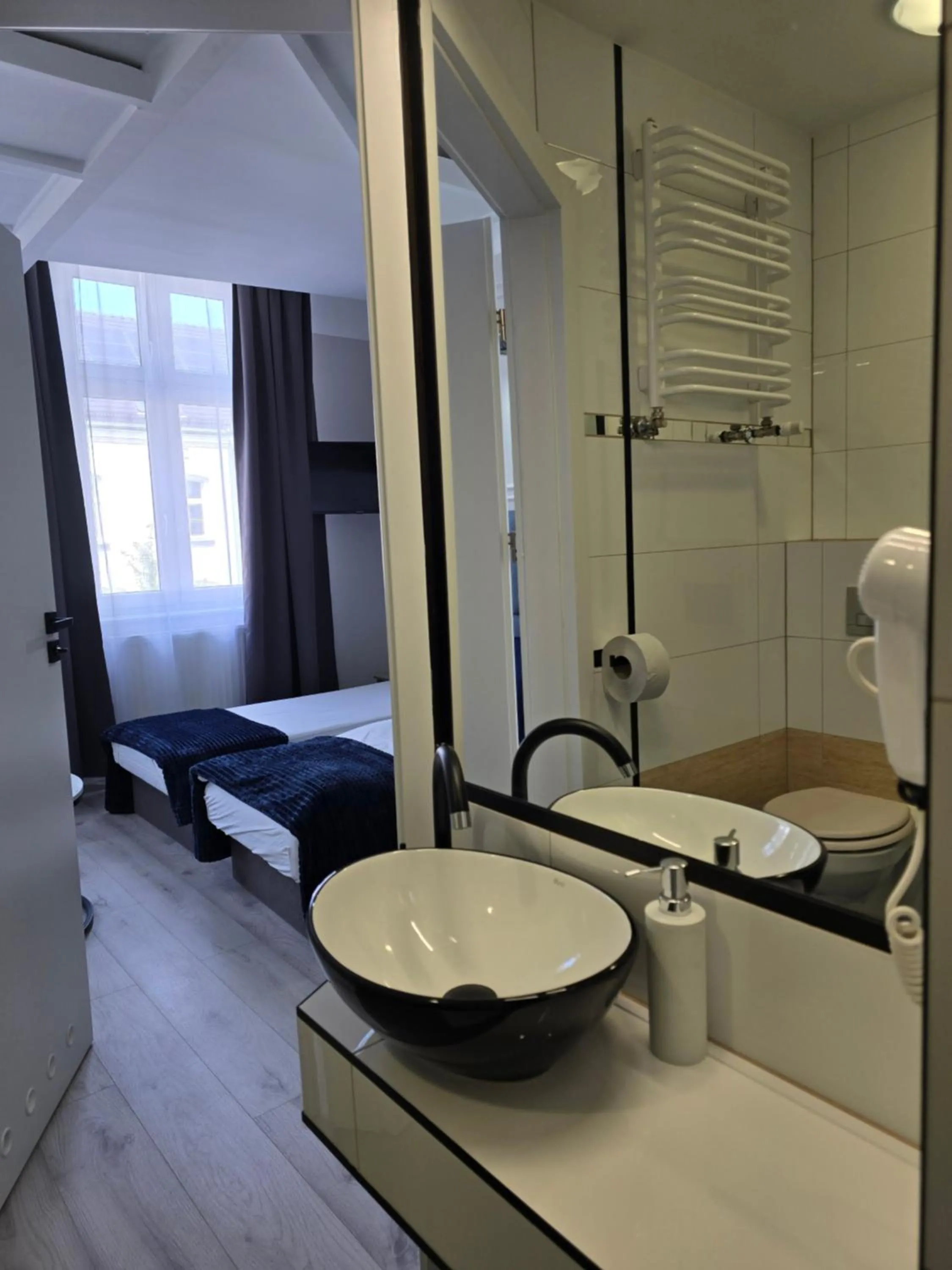 Shower in Eldom-NOCLEGI, Kolejowa 15 Wągrowiec