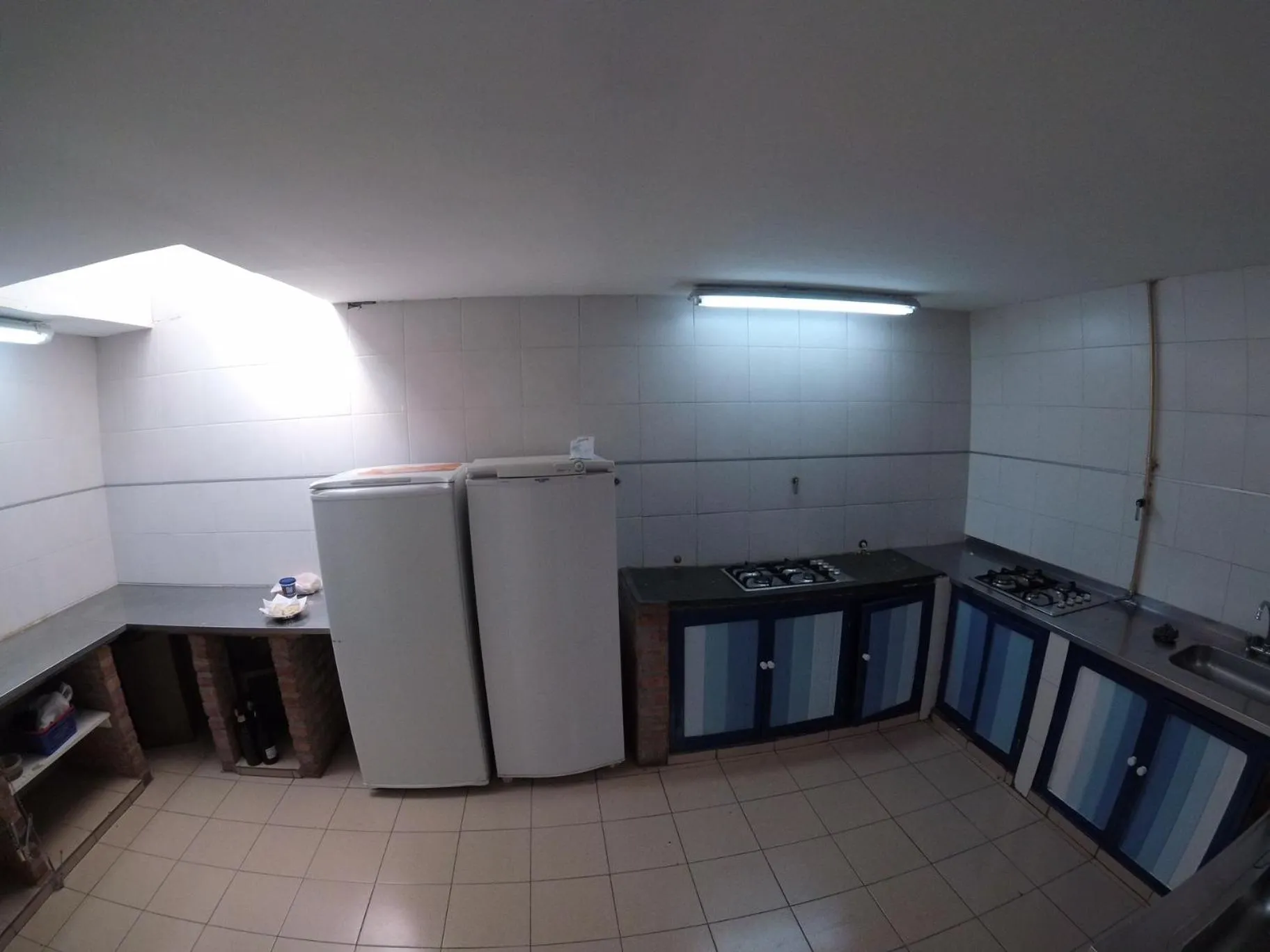 Communal kitchen in Hostel Los Pioneros