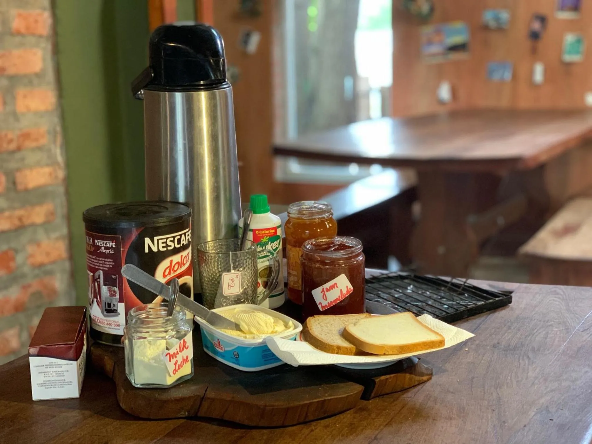 Food and drinks in Hostel Los Pioneros