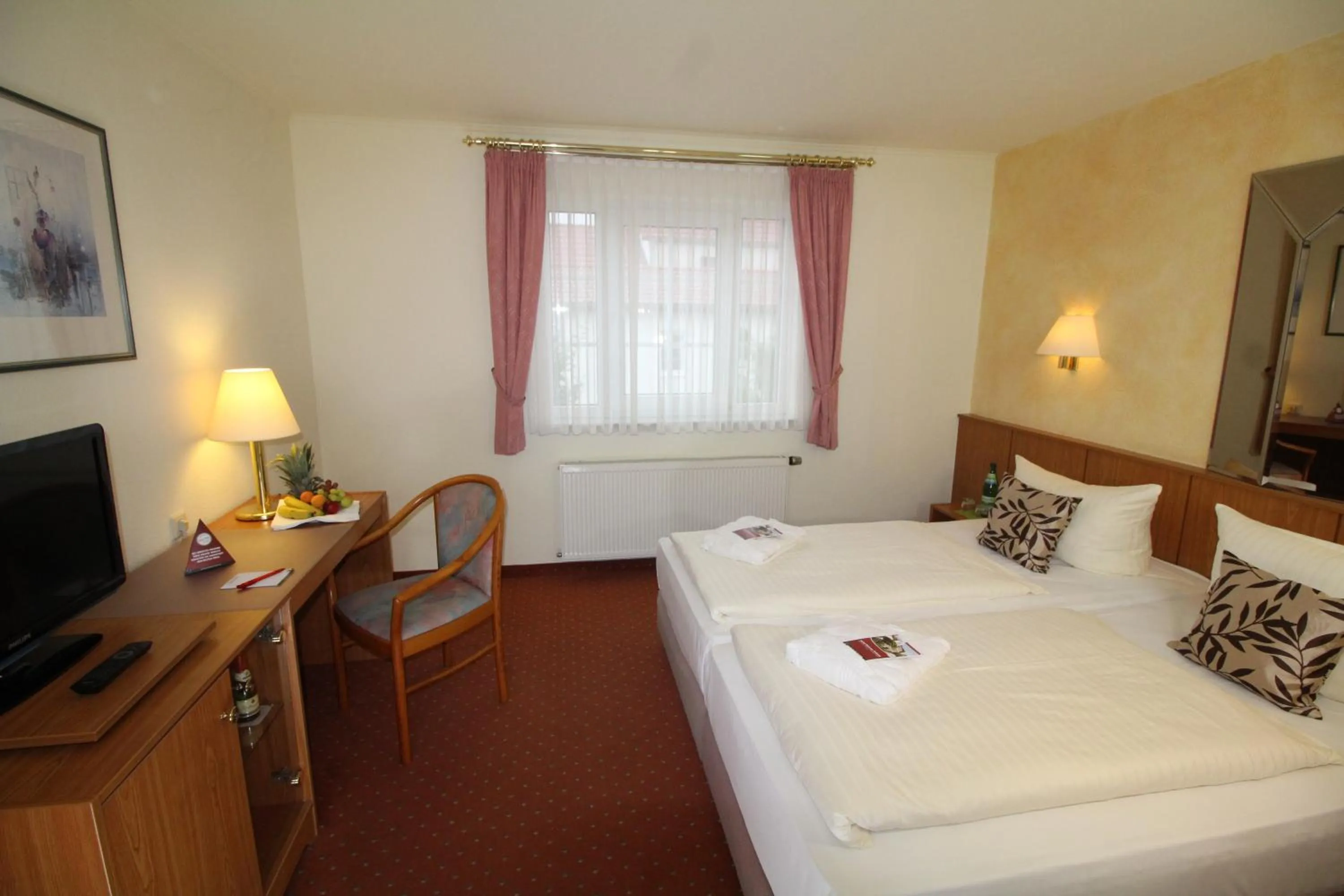 Photo of the whole room, Bed in Hotel Weisser Schwan