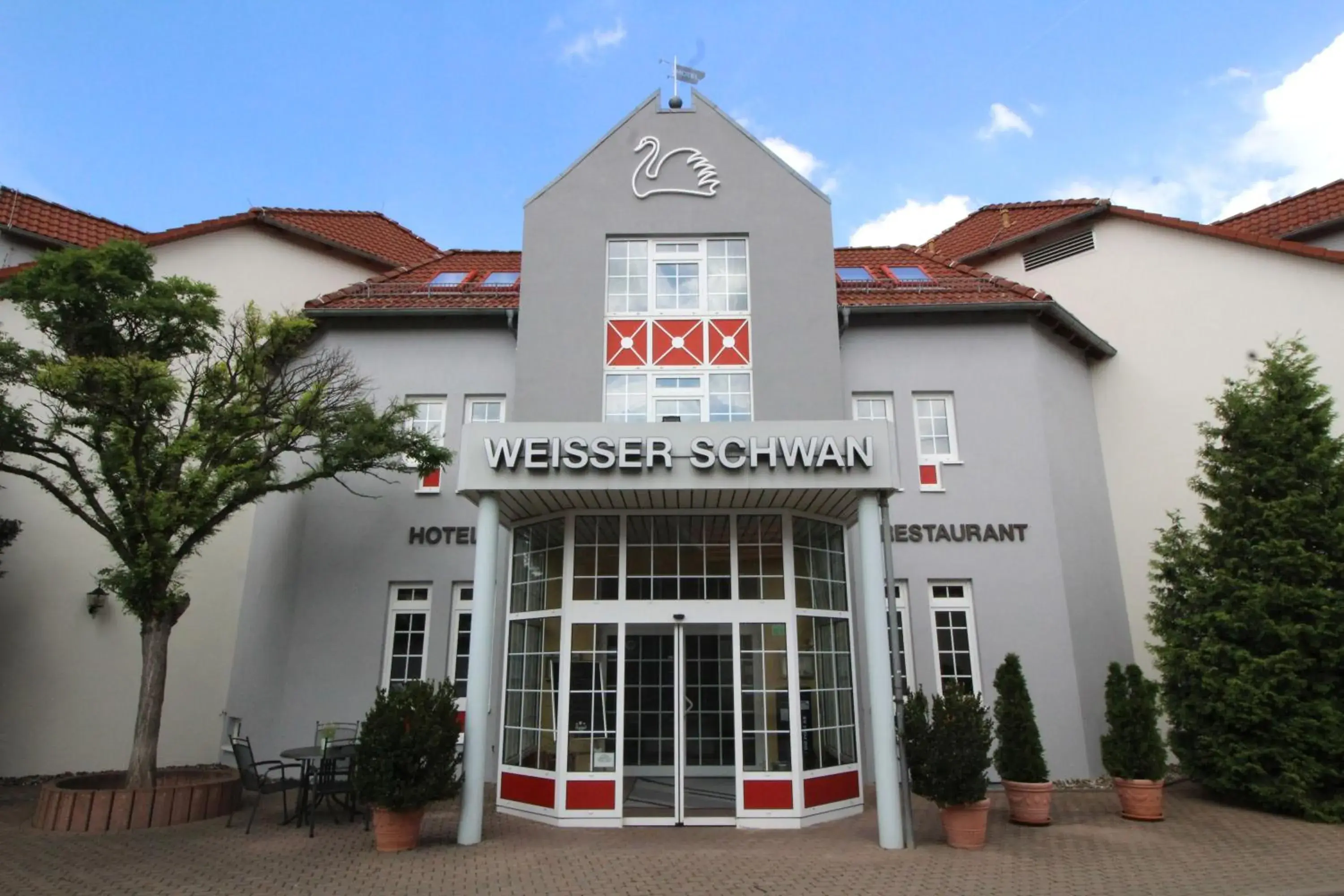 Facade/entrance in Hotel Weisser Schwan Facade/entrance in Hotel Weisser Schwan