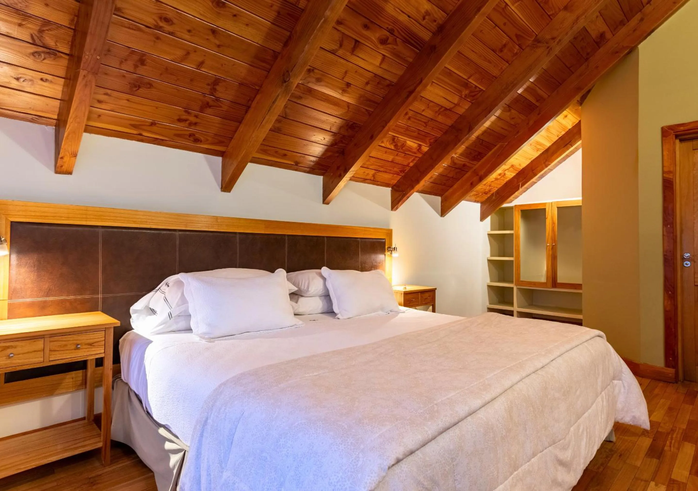 Bed in Costa Serena Aparts & Spa