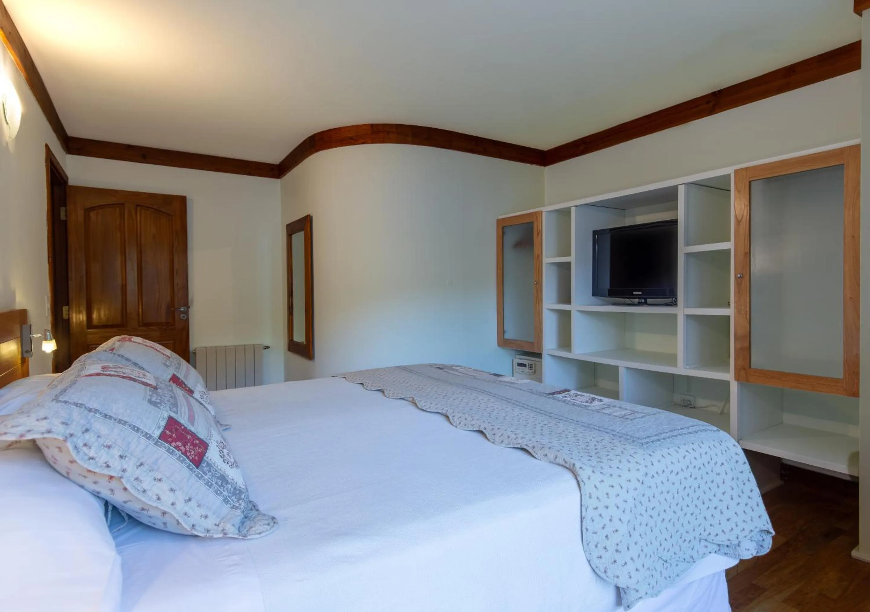 Bed in Costa Serena Aparts & Spa