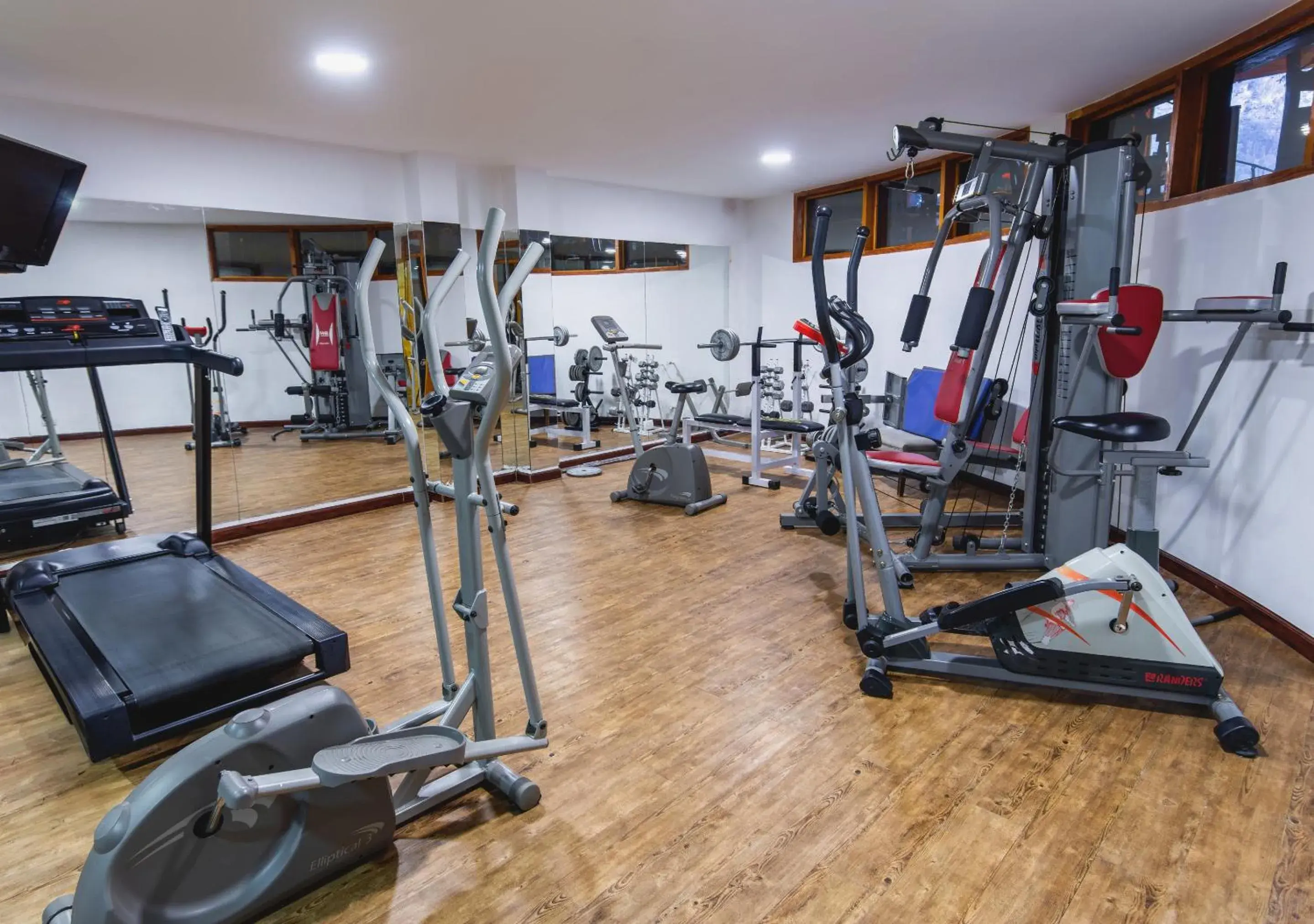 Fitness centre/facilities in Costa Serena Aparts & Spa Fitness centre/facilities in Costa Serena Aparts & Spa
