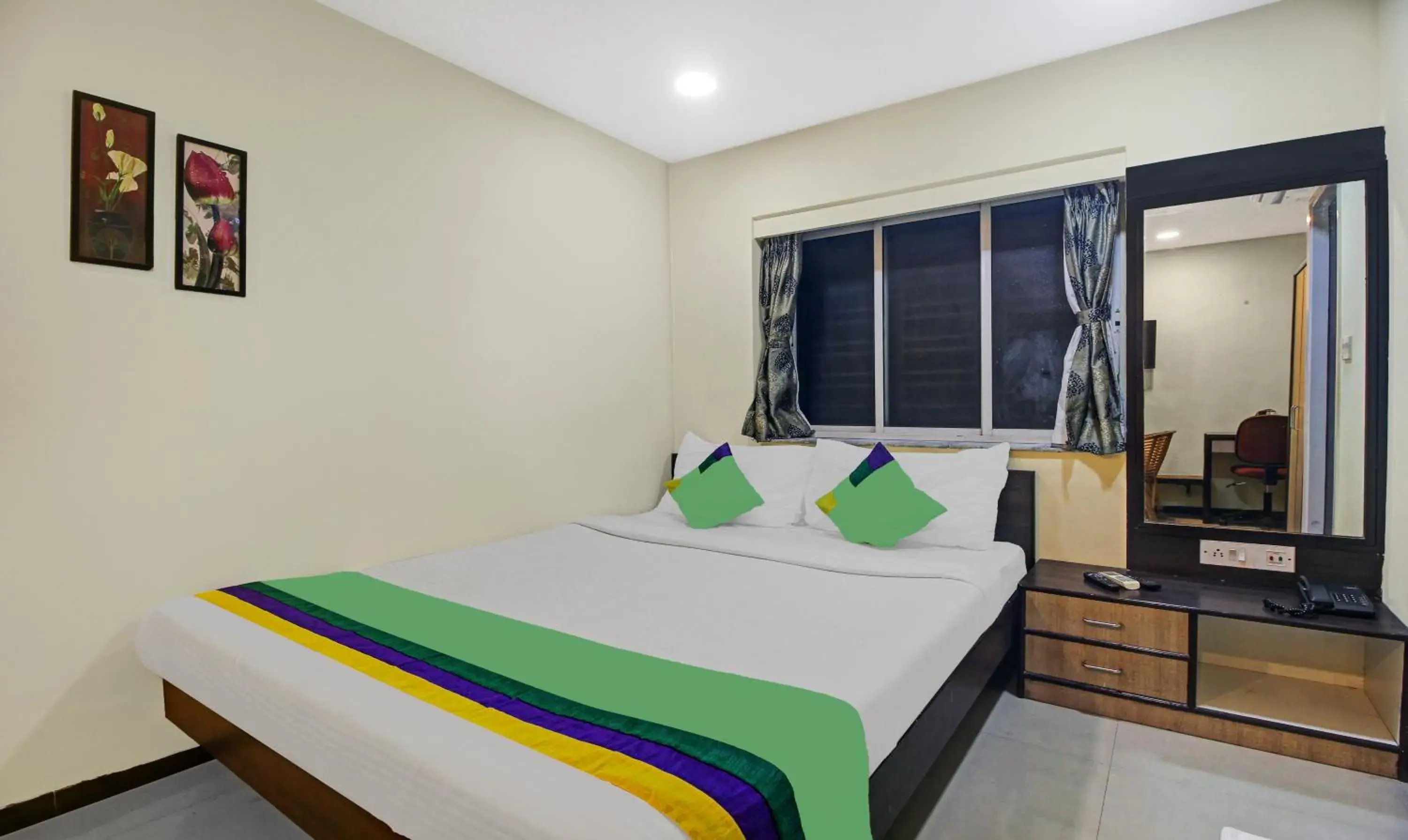 Bedroom, Bed in Treebo Naman'S Inn Near Kalighat Mandir Bedroom, Bed in Treebo Naman'S Inn Near Kalighat Mandir