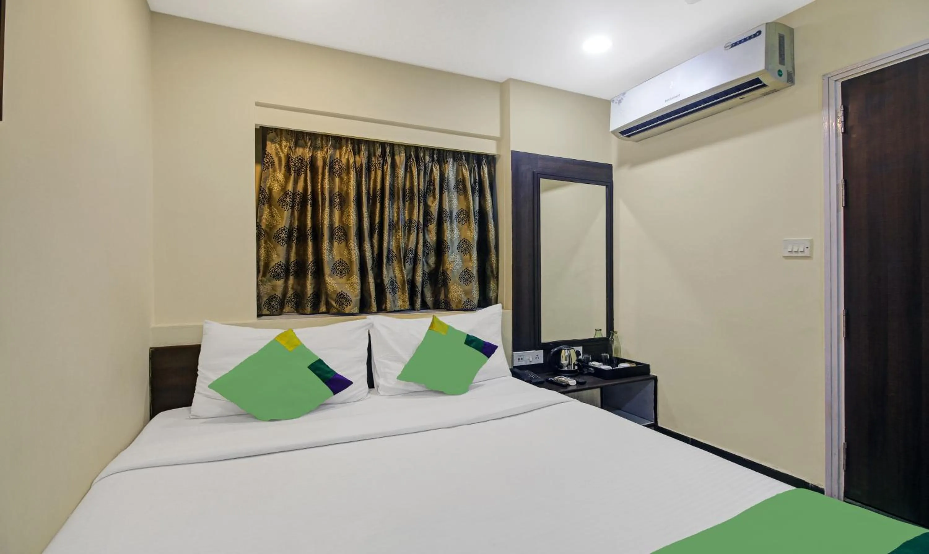 Bedroom, Bed in Treebo Naman'S Inn Near Kalighat Mandir