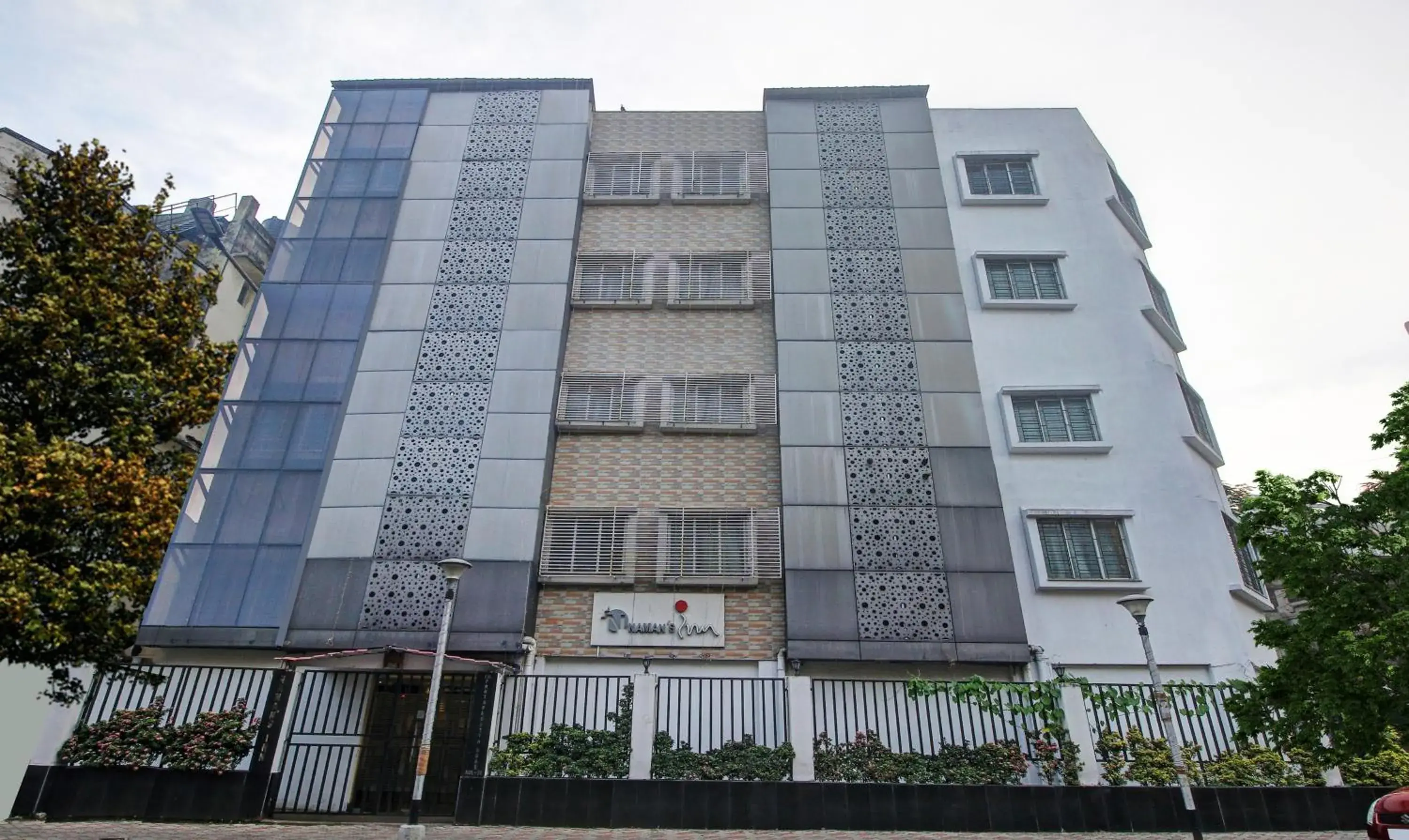 Facade/entrance in Treebo Naman'S Inn Near Kalighat Mandir Facade/entrance in Treebo Naman'S Inn Near Kalighat Mandir