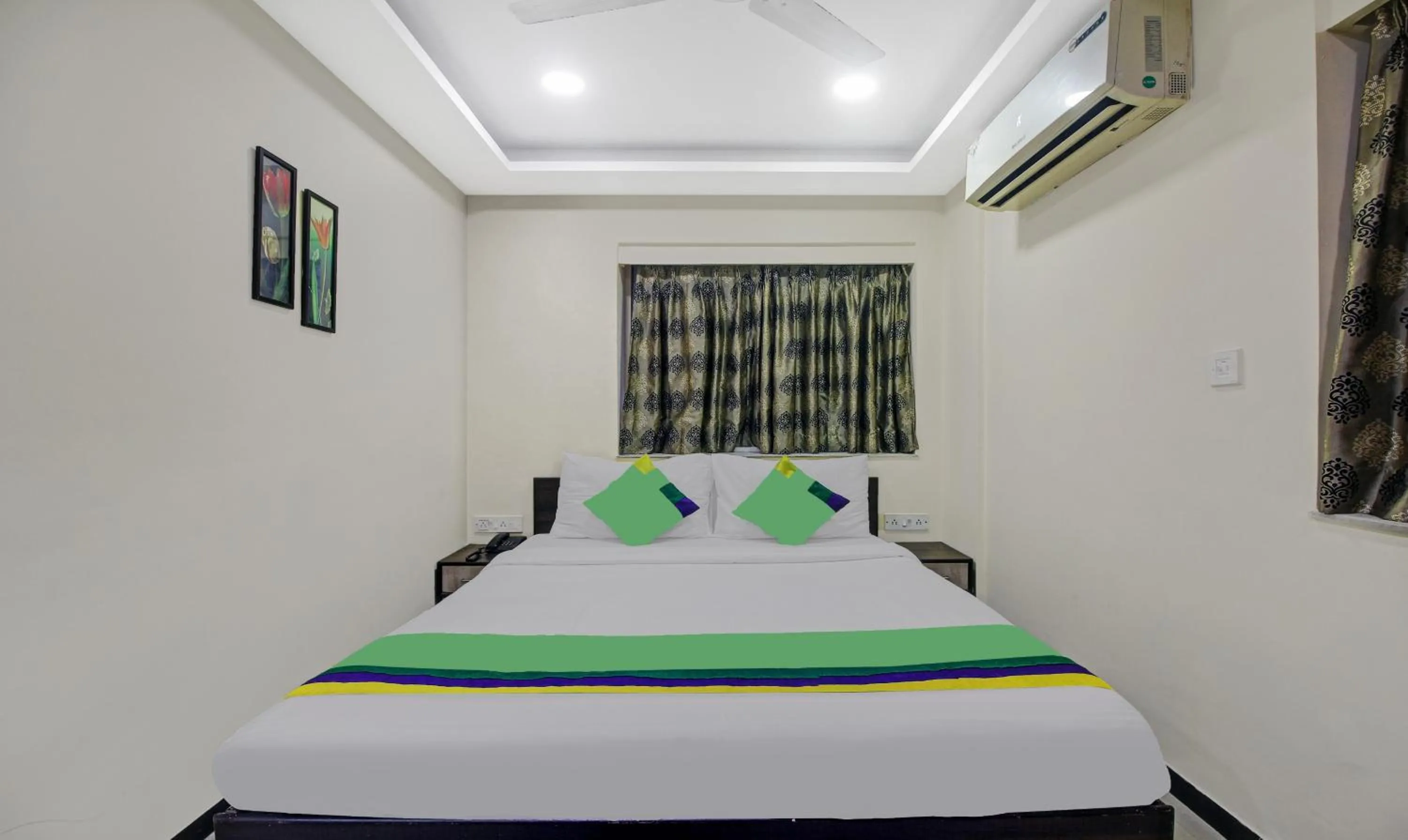 Bedroom, Bed in Treebo Naman'S Inn Near Kalighat Mandir